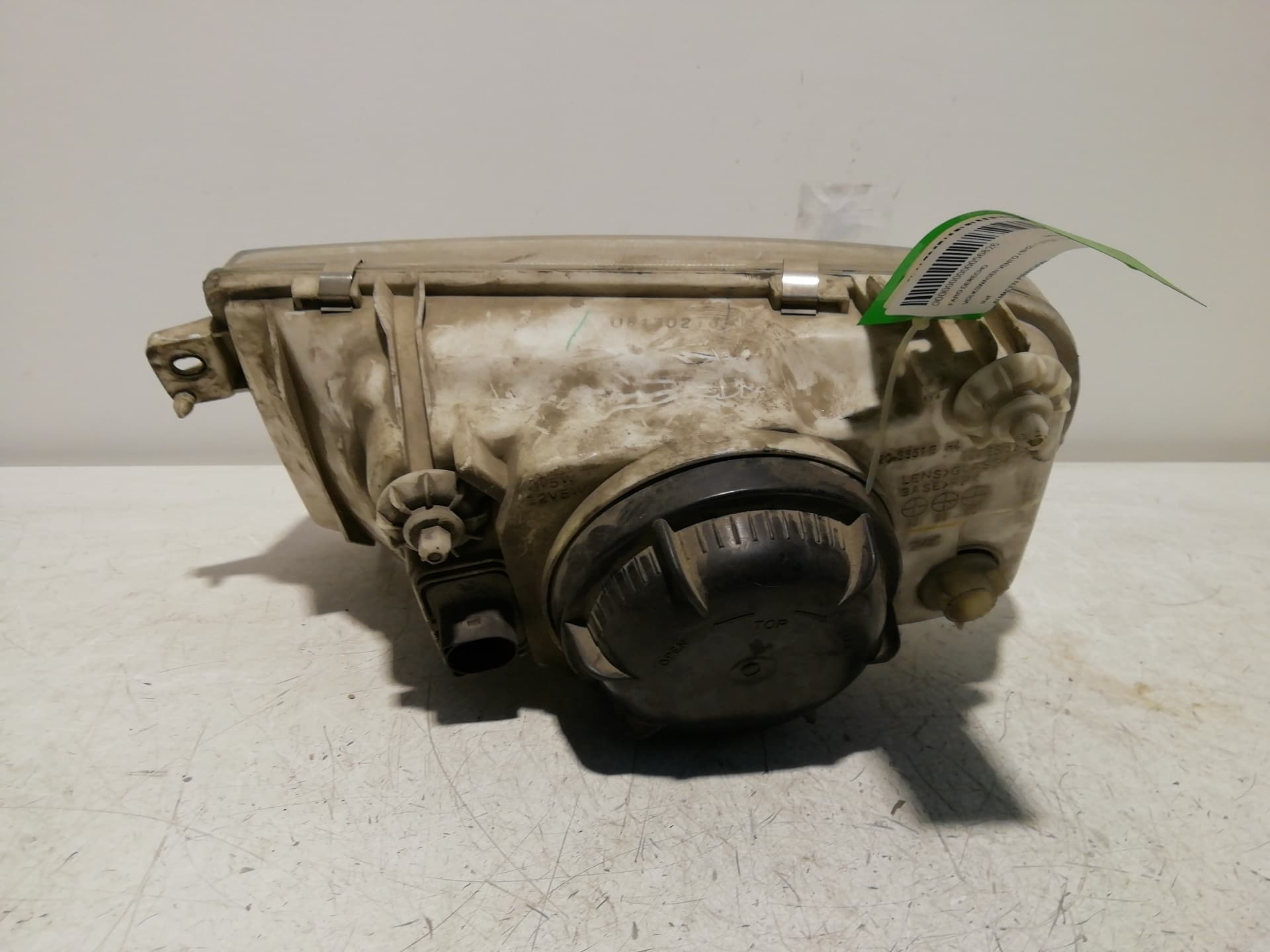Faro derecho VOLKSWAGEN VENTO (1H2) 2