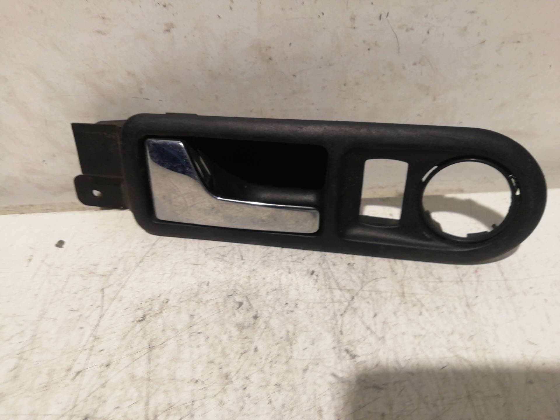 Maneta interior trasera izquierda VOLKSWAGEN GOLF IV BERLINA (1J1)