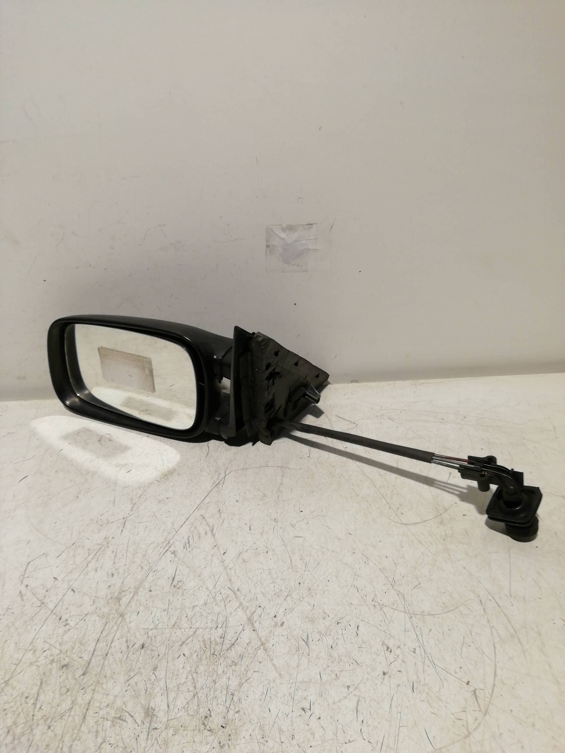 Retrovisor izquierdo VOLKSWAGEN PASSAT BERLINA (312)