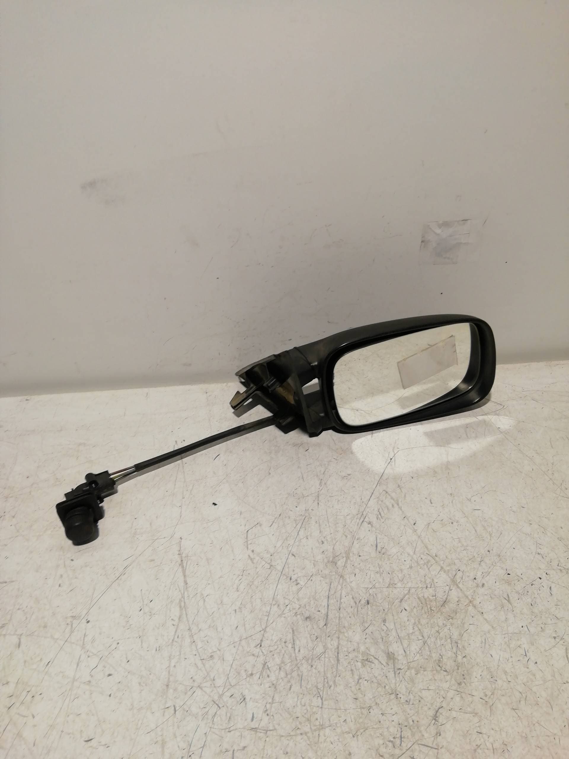 Retrovisor derecho VOLKSWAGEN PASSAT BERLINA (312)
