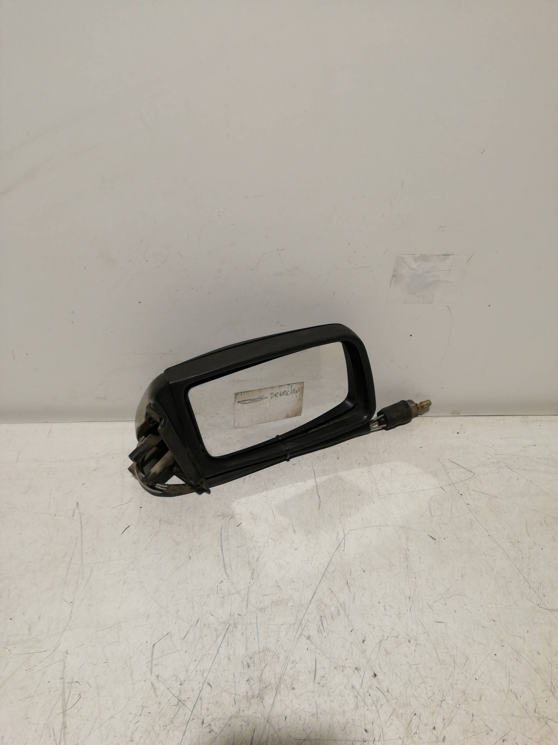 Retrovisor derecho VOLKSWAGEN PASSAT BERLINA (312)
