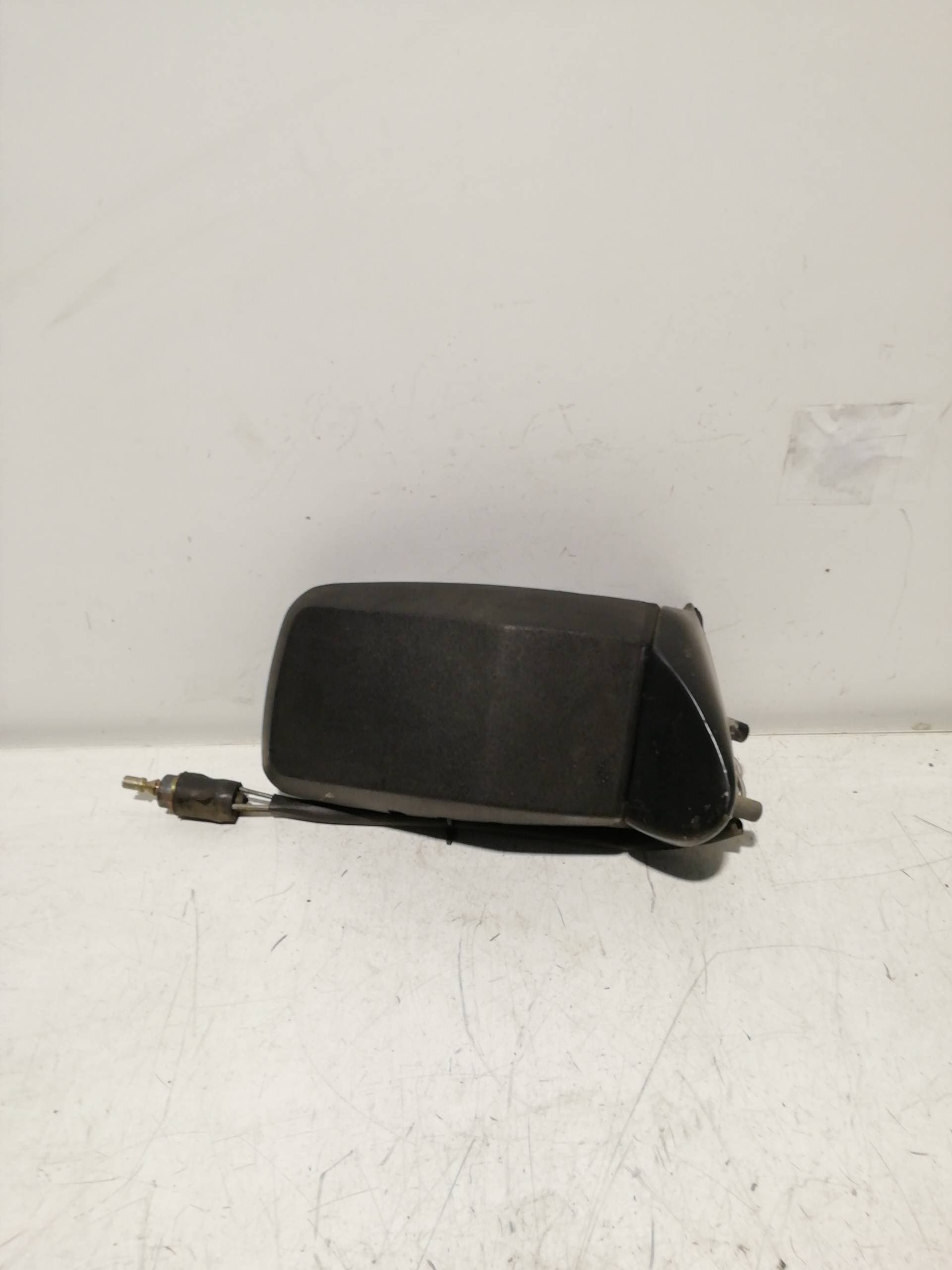 Retrovisor derecho VOLKSWAGEN PASSAT BERLINA (312) 2