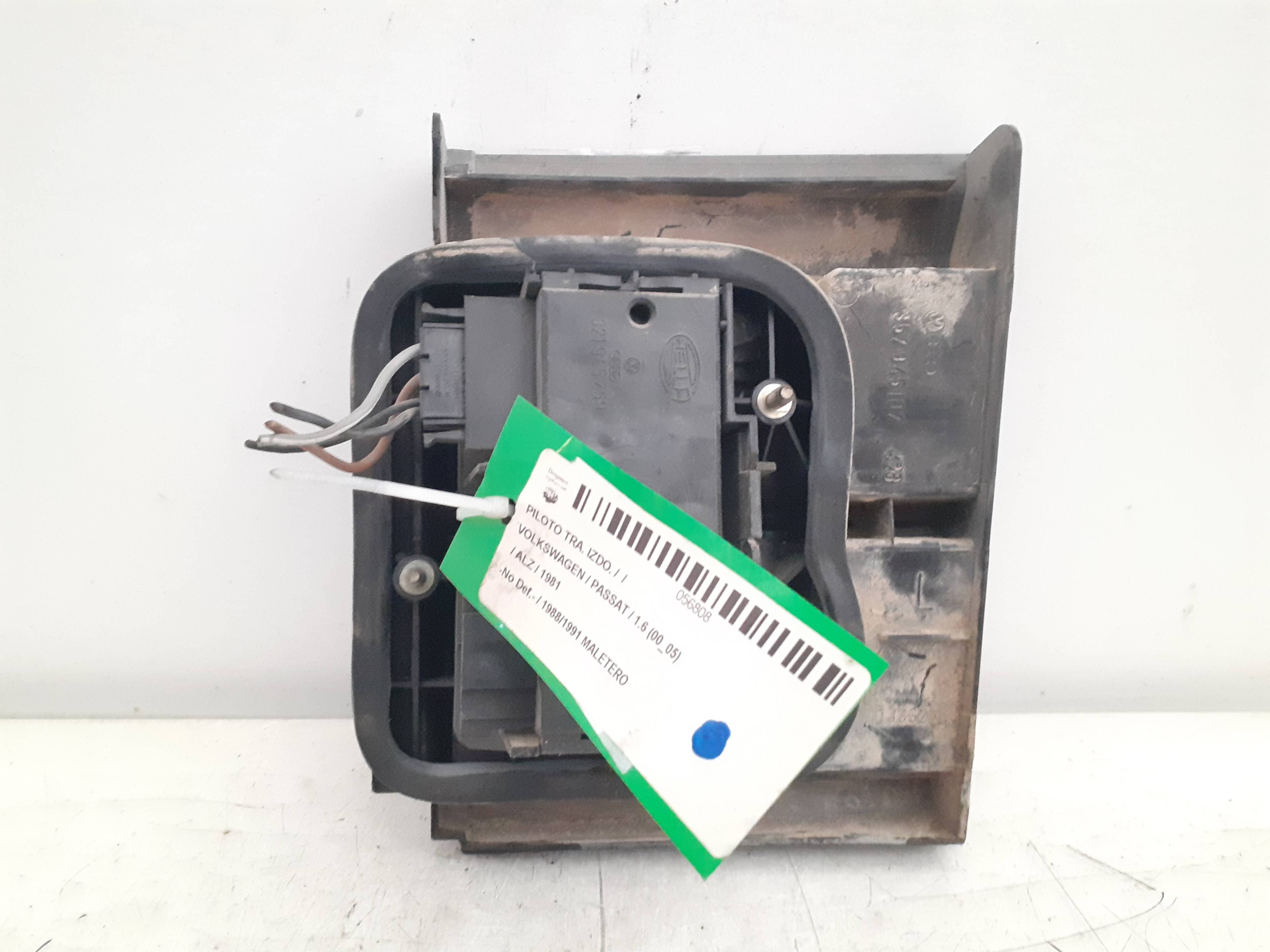 Piloto trasero izquierdo VOLKSWAGEN PASSAT BERLINA (312) 3