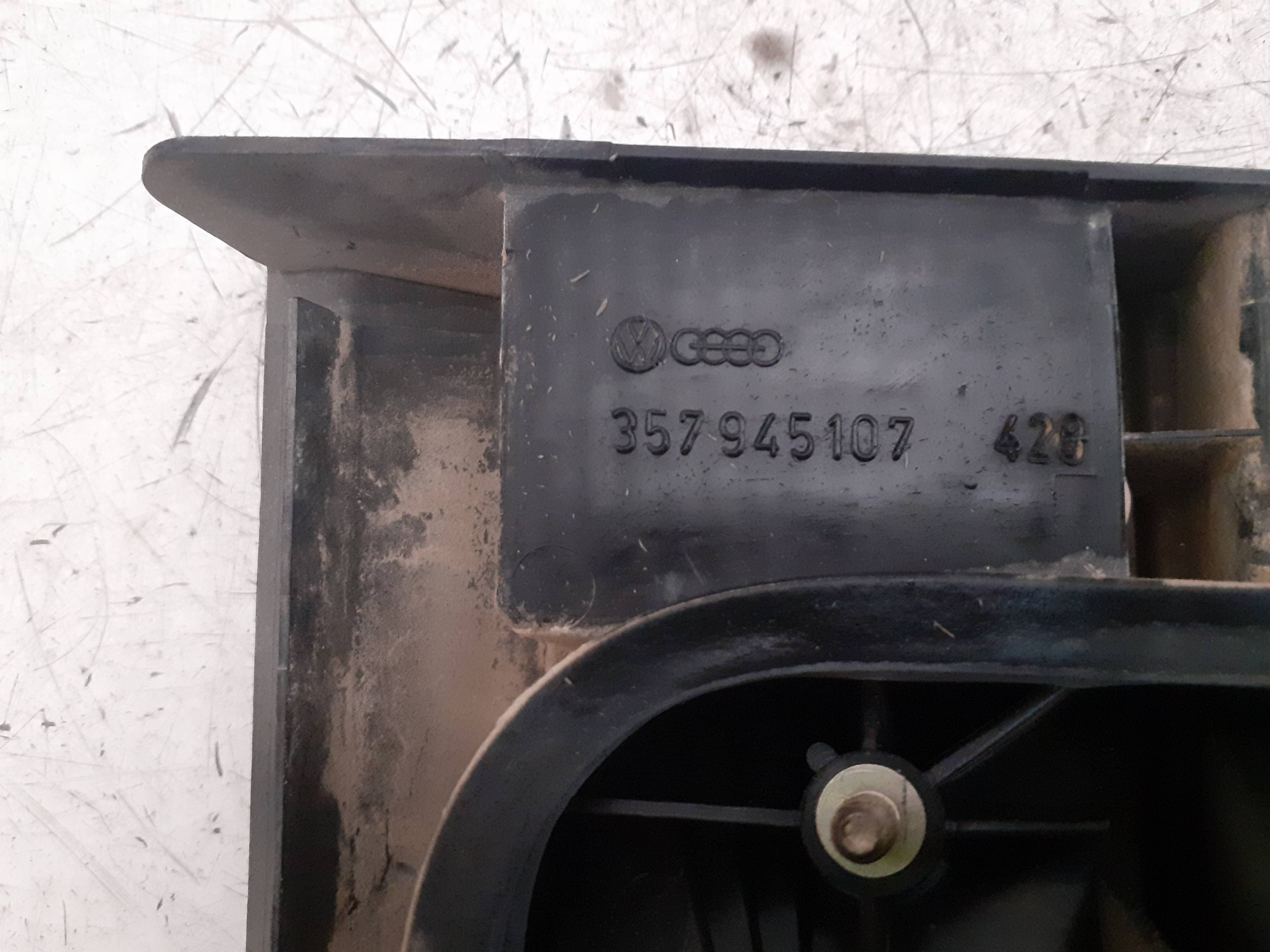 Piloto trasero izquierdo VOLKSWAGEN PASSAT BERLINA (312) 2