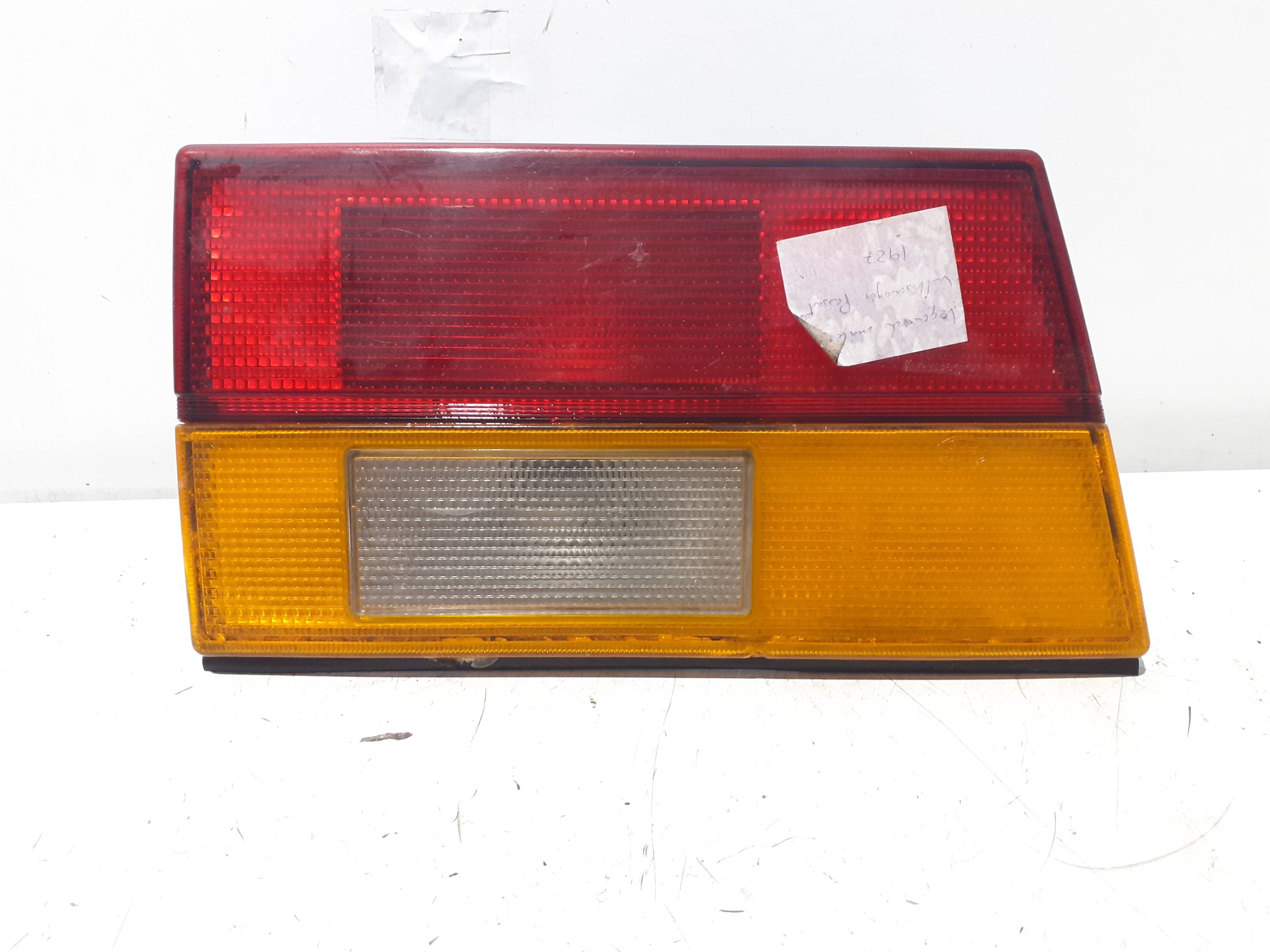 Piloto trasero izquierdo VOLKSWAGEN PASSAT BERLINA (312)