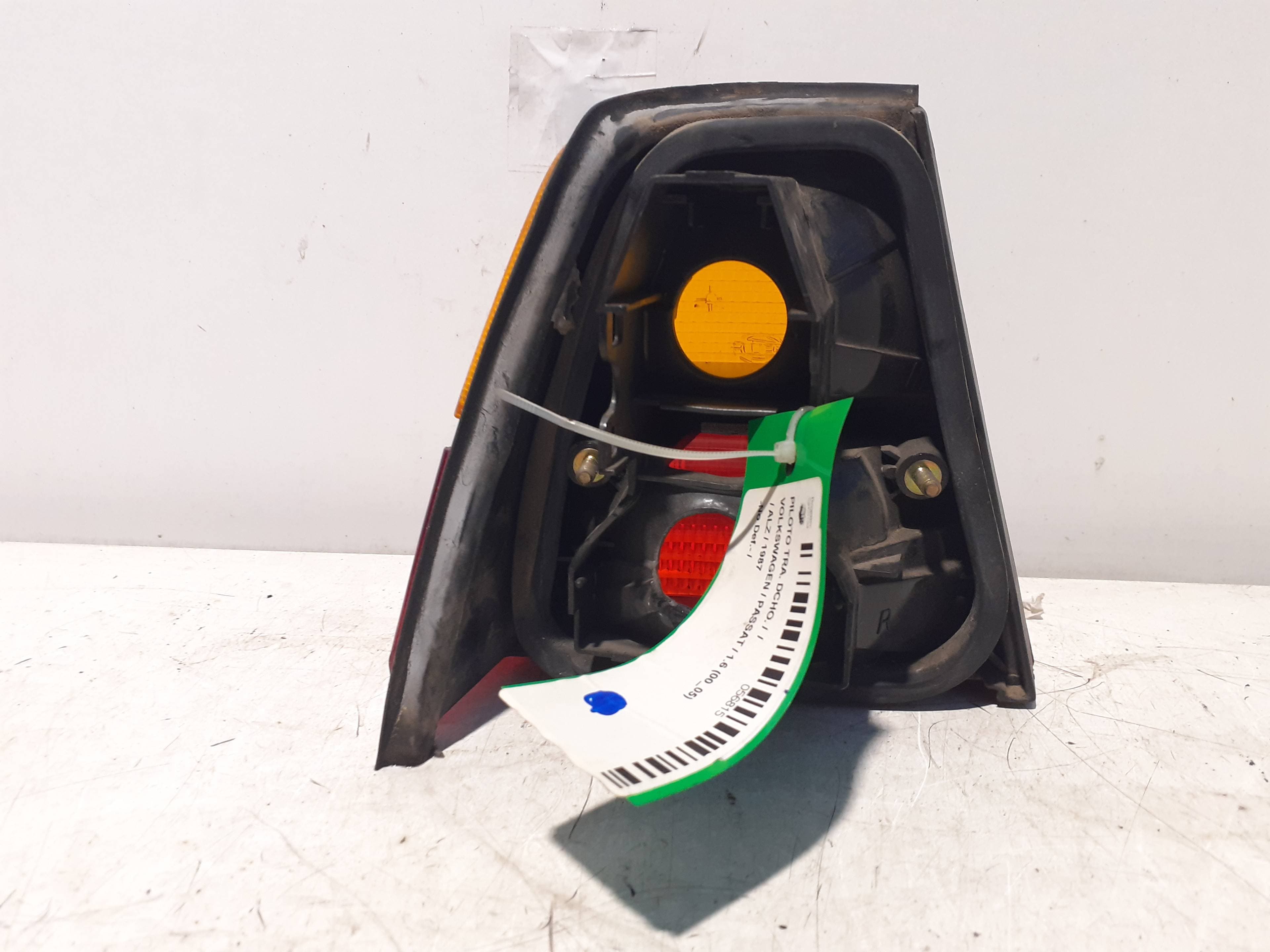 Piloto trasero derecho VOLKSWAGEN PASSAT BERLINA (312) 2