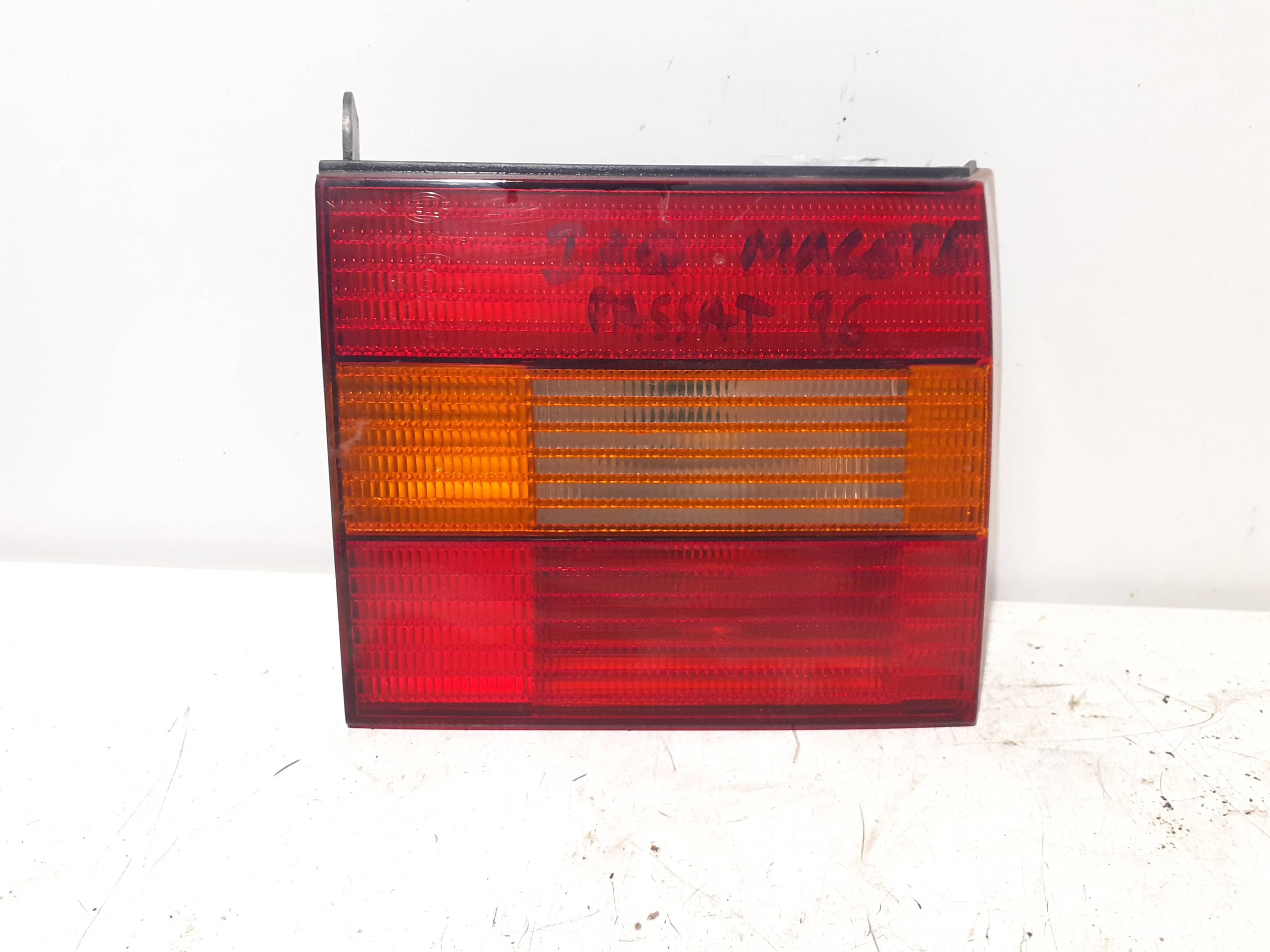 Piloto trasero izquierdo VOLKSWAGEN PASSAT BERLINA (312)