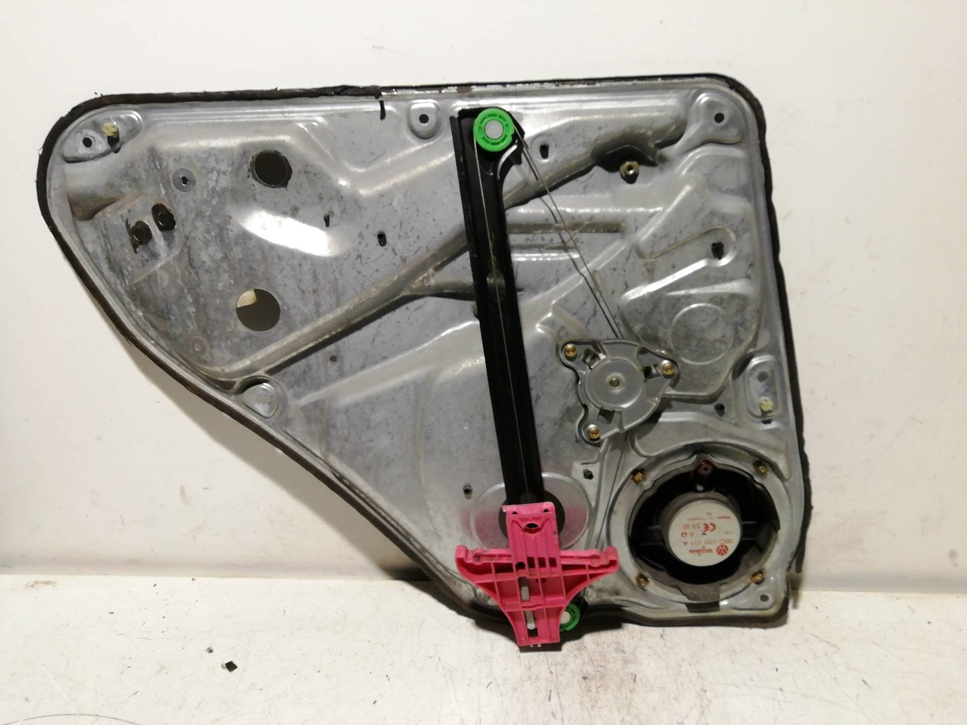 Elevalunas trasero derecho VOLKSWAGEN PASSAT BERLINA (312) 3