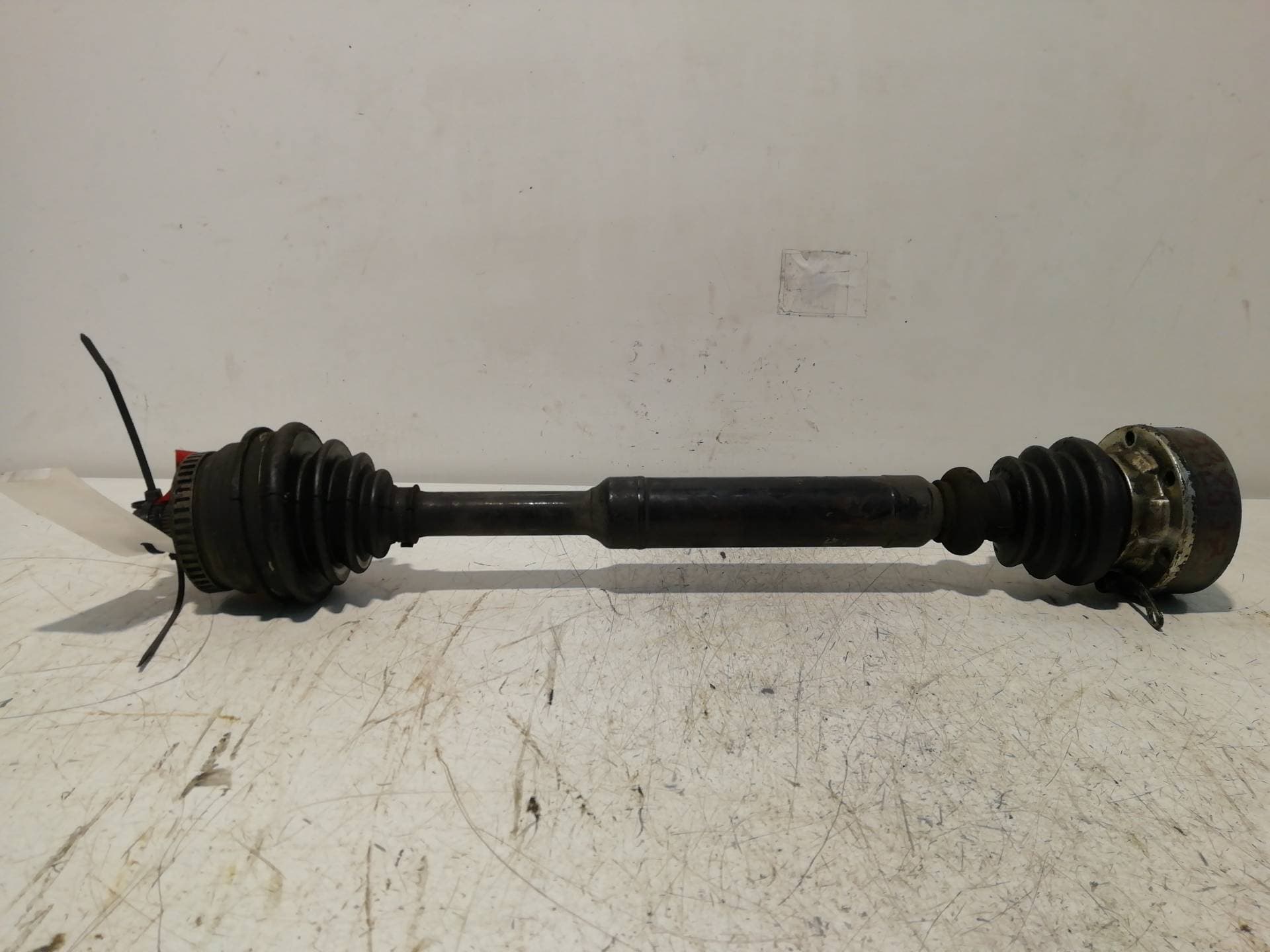 Transmision delantera izquierda VOLKSWAGEN PASSAT BERLINA (312)