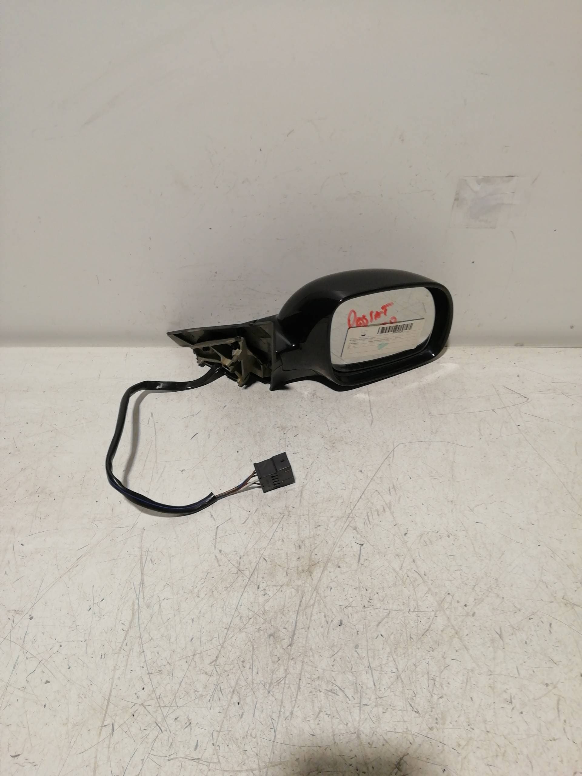 Retrovisor derecho VOLKSWAGEN PASSAT BERLINA (312)