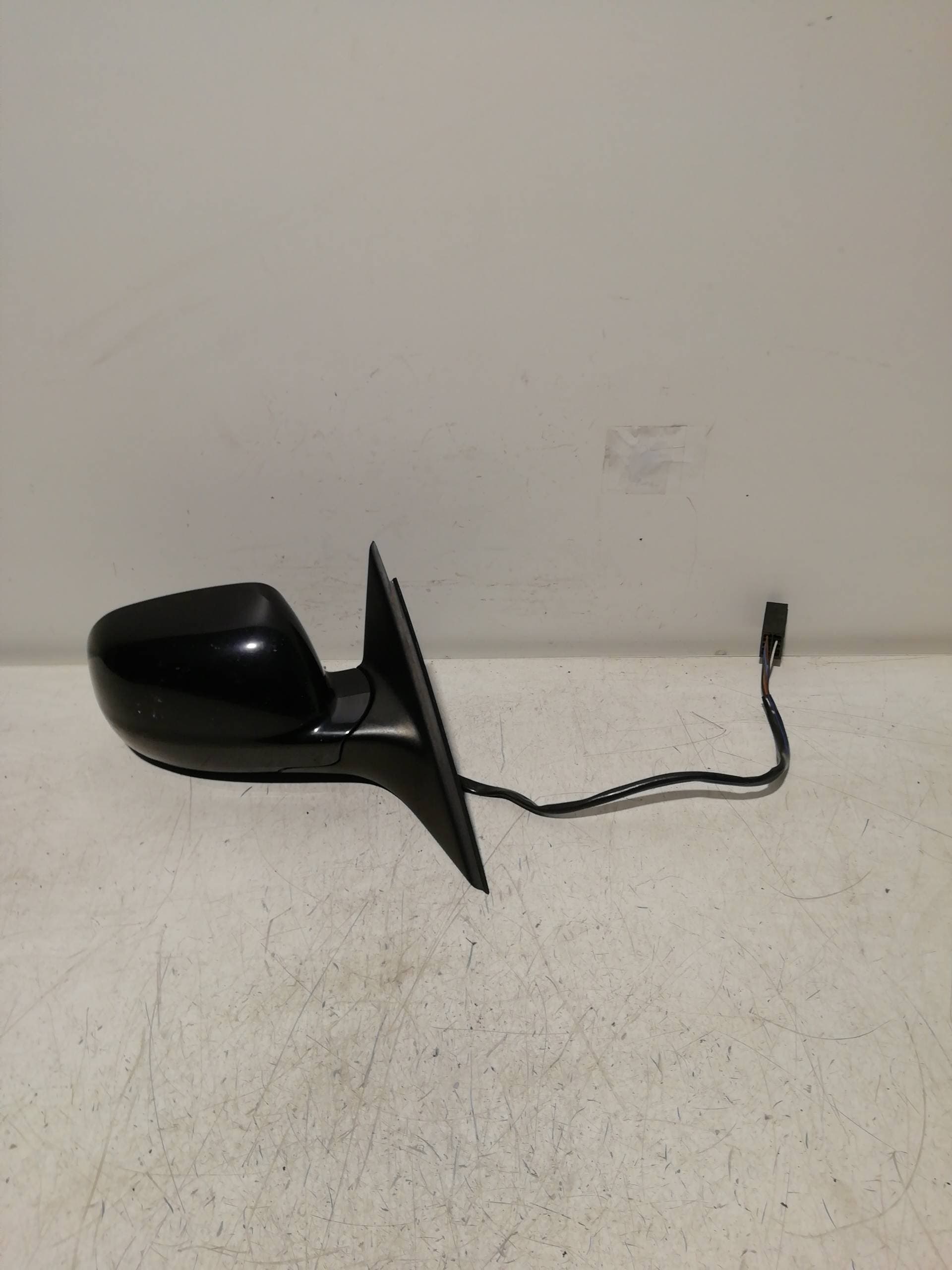 Retrovisor derecho VOLKSWAGEN PASSAT BERLINA (312) 2