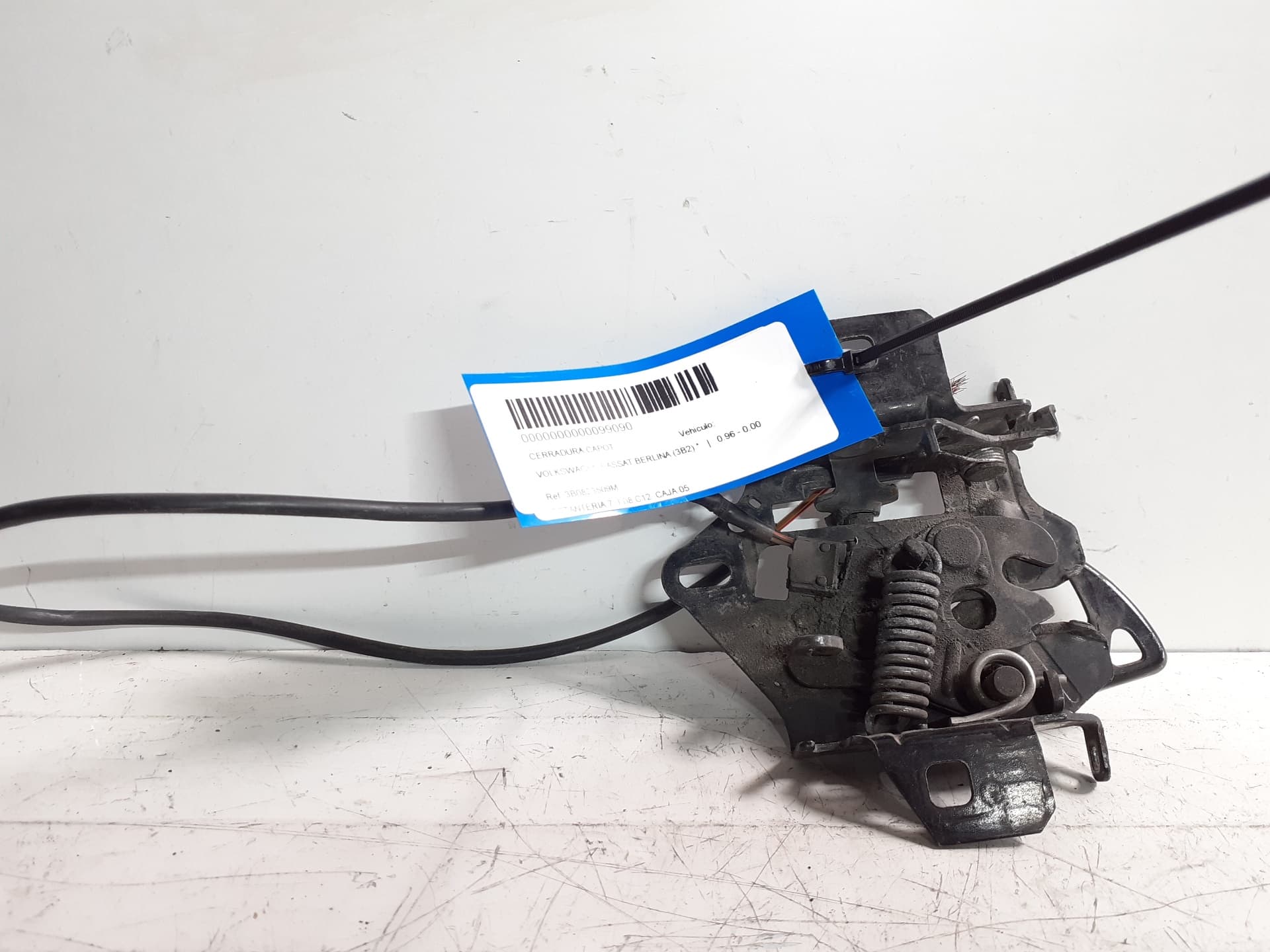 Cerradura capot VOLKSWAGEN PASSAT BERLINA (312)