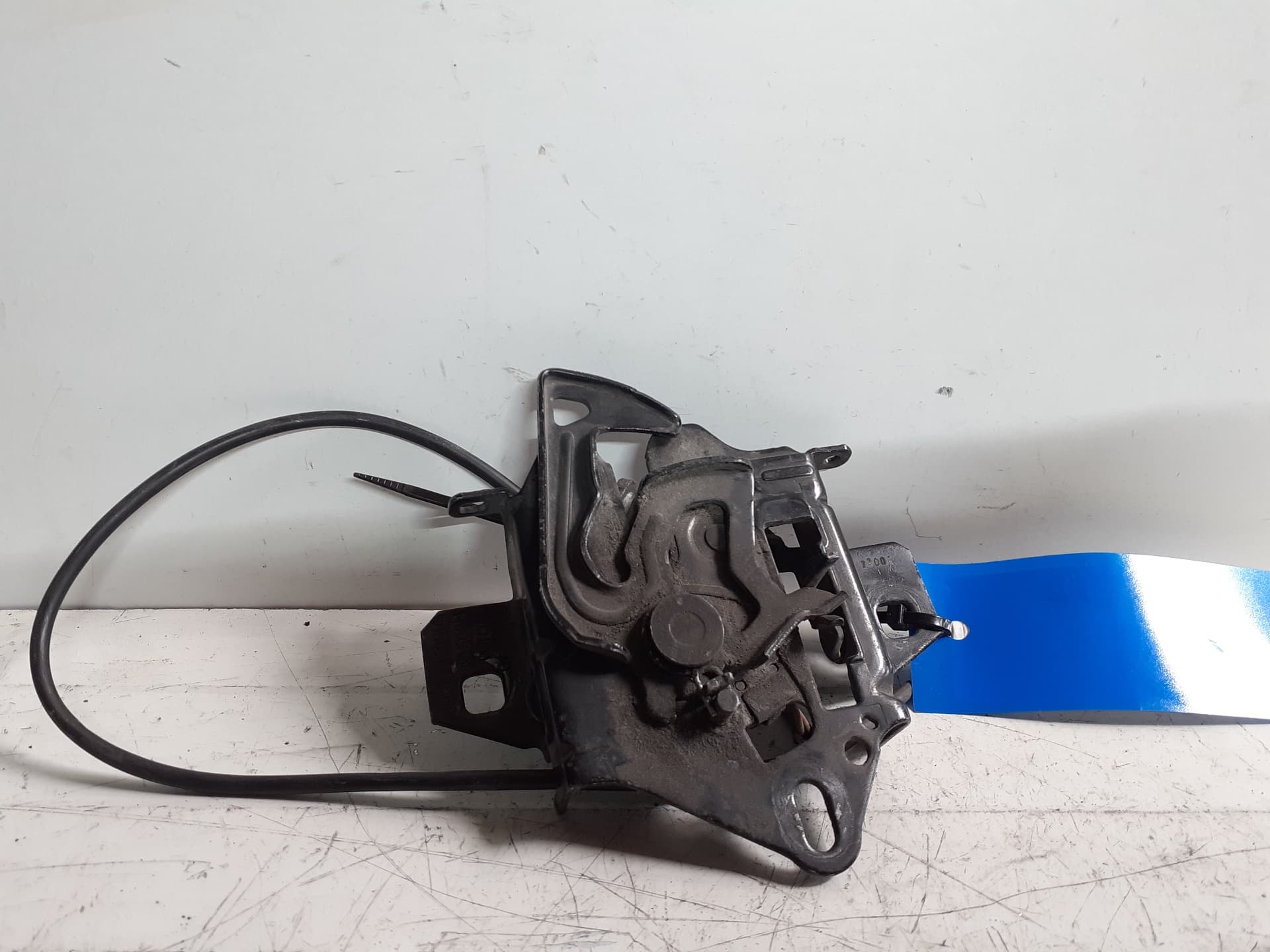 Cerradura capot VOLKSWAGEN PASSAT BERLINA (312) 3