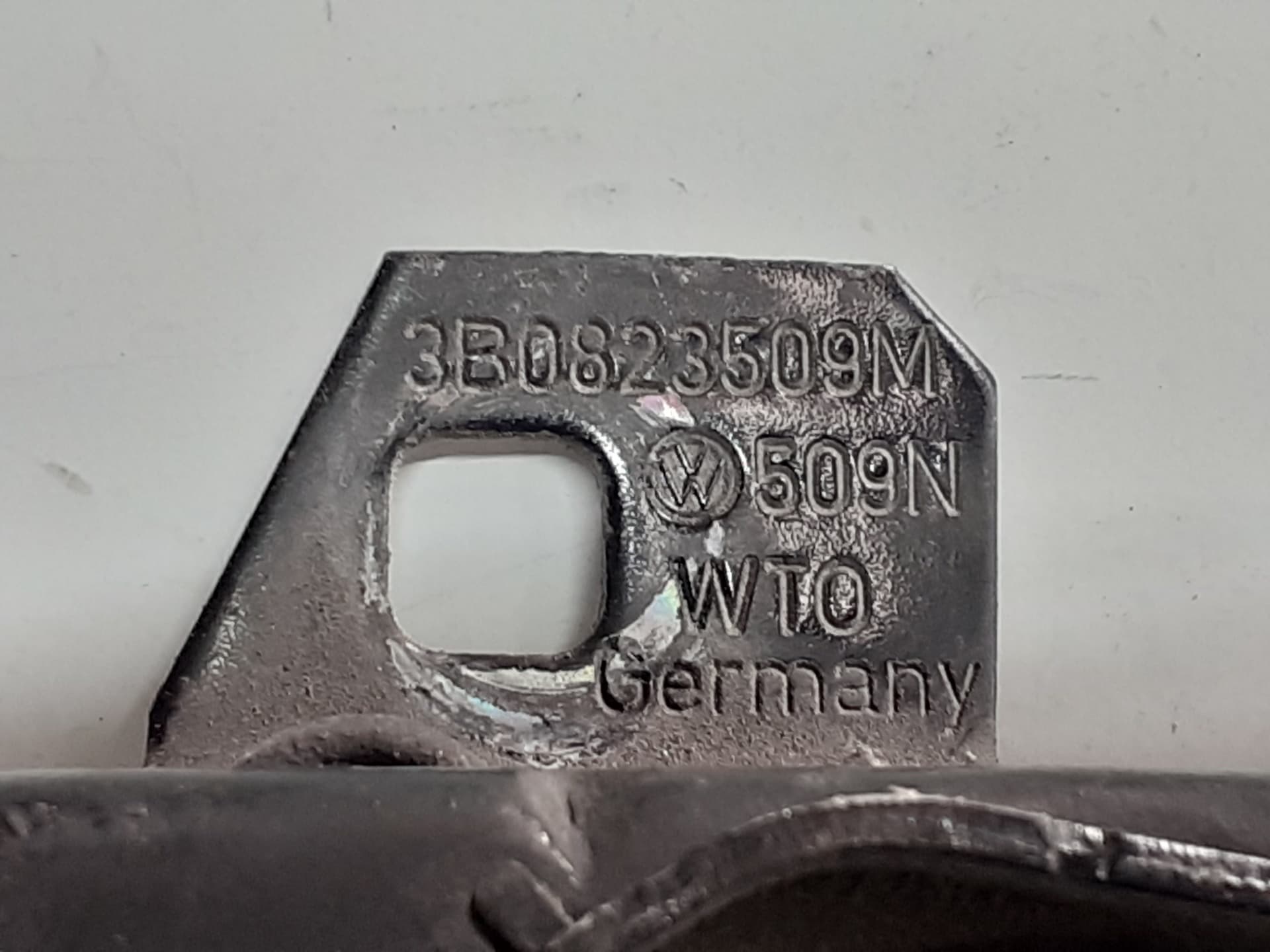 Cerradura capot VOLKSWAGEN PASSAT BERLINA (312) 2