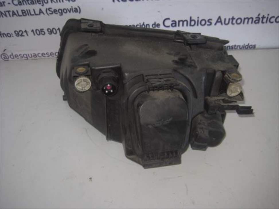 Faro derecho AUDI A4 BERLINA (B5) 2