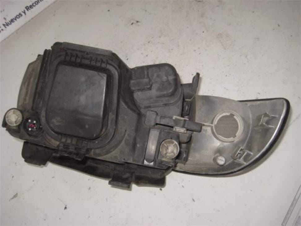 Faro derecho AUDI A4 BERLINA (B5) 2
