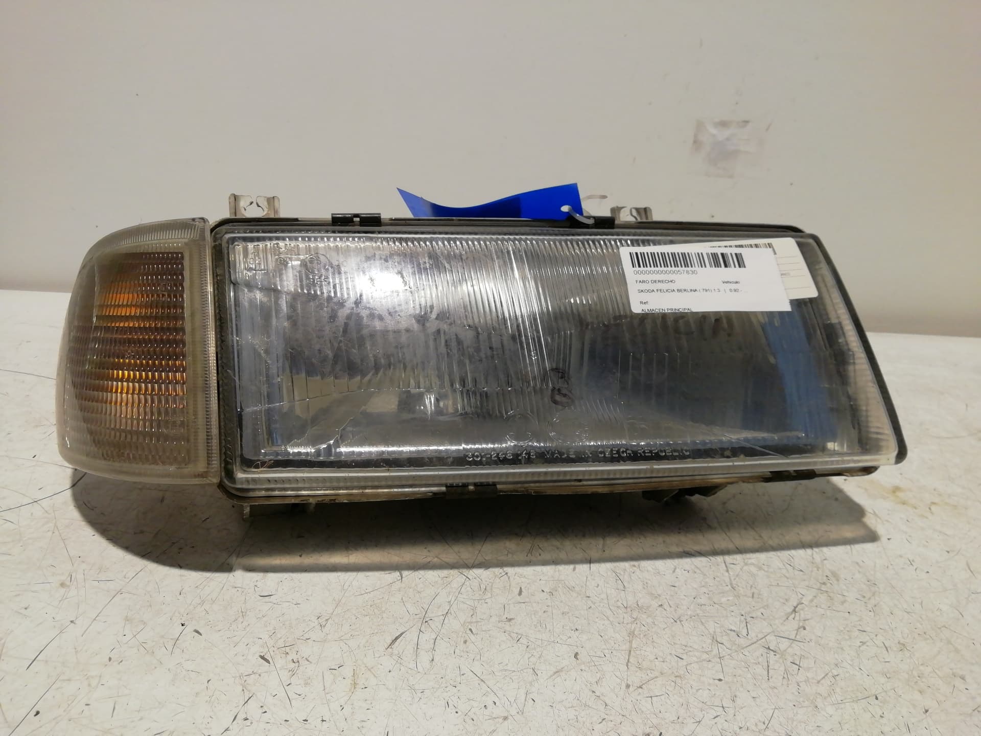 Faro derecho SKODA FELICIA VAN
