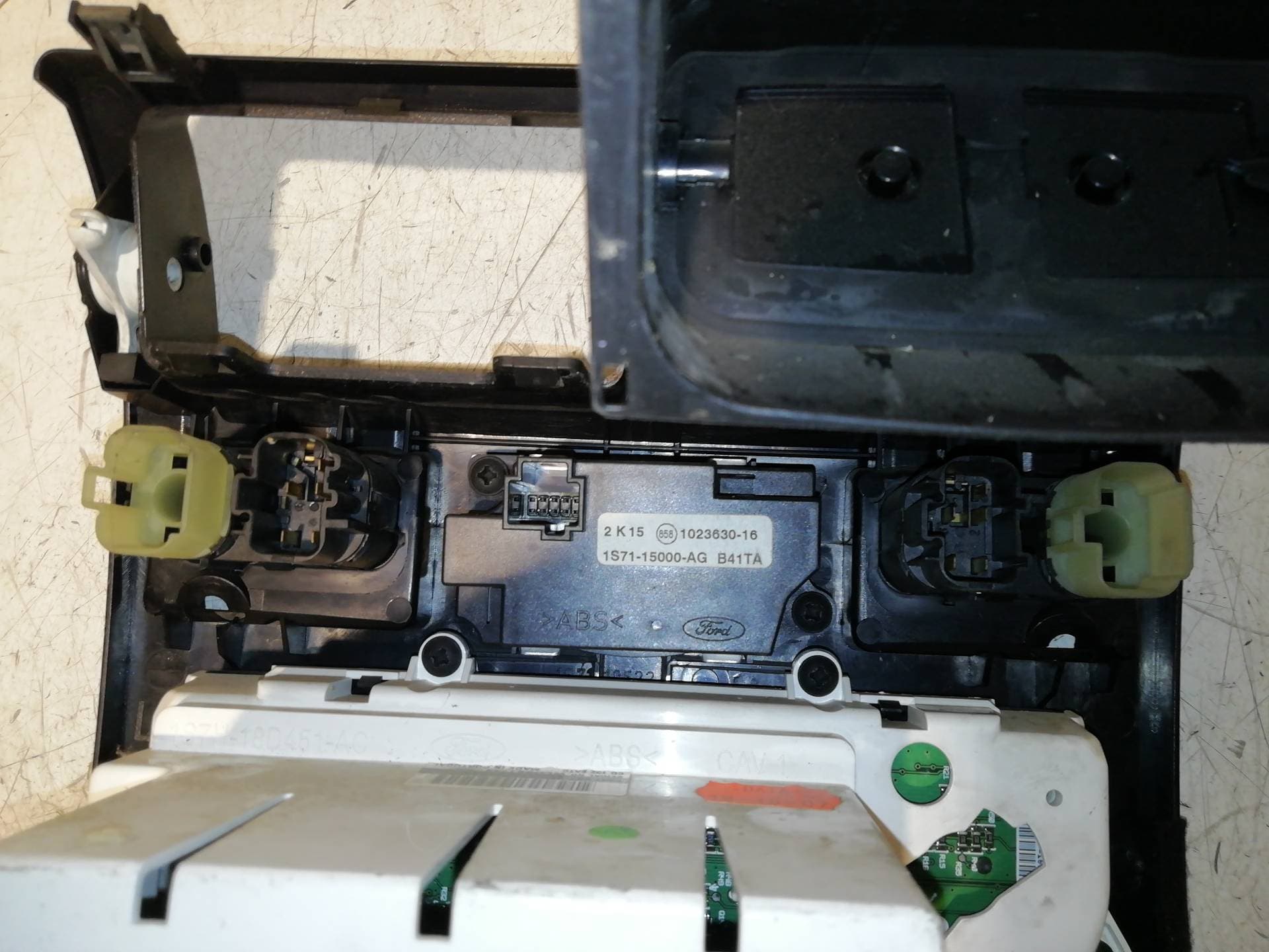 Consola central FORD MONDEO BERLINA (GD) 5