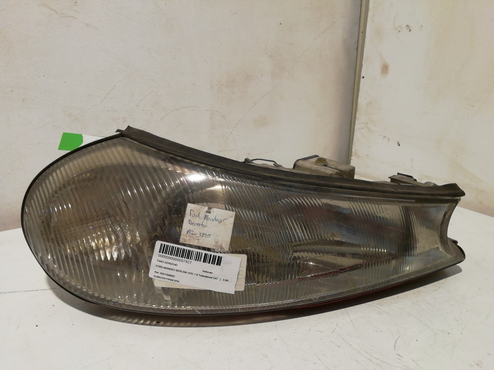 Faro derecho FORD MONDEO BERLINA (GD)