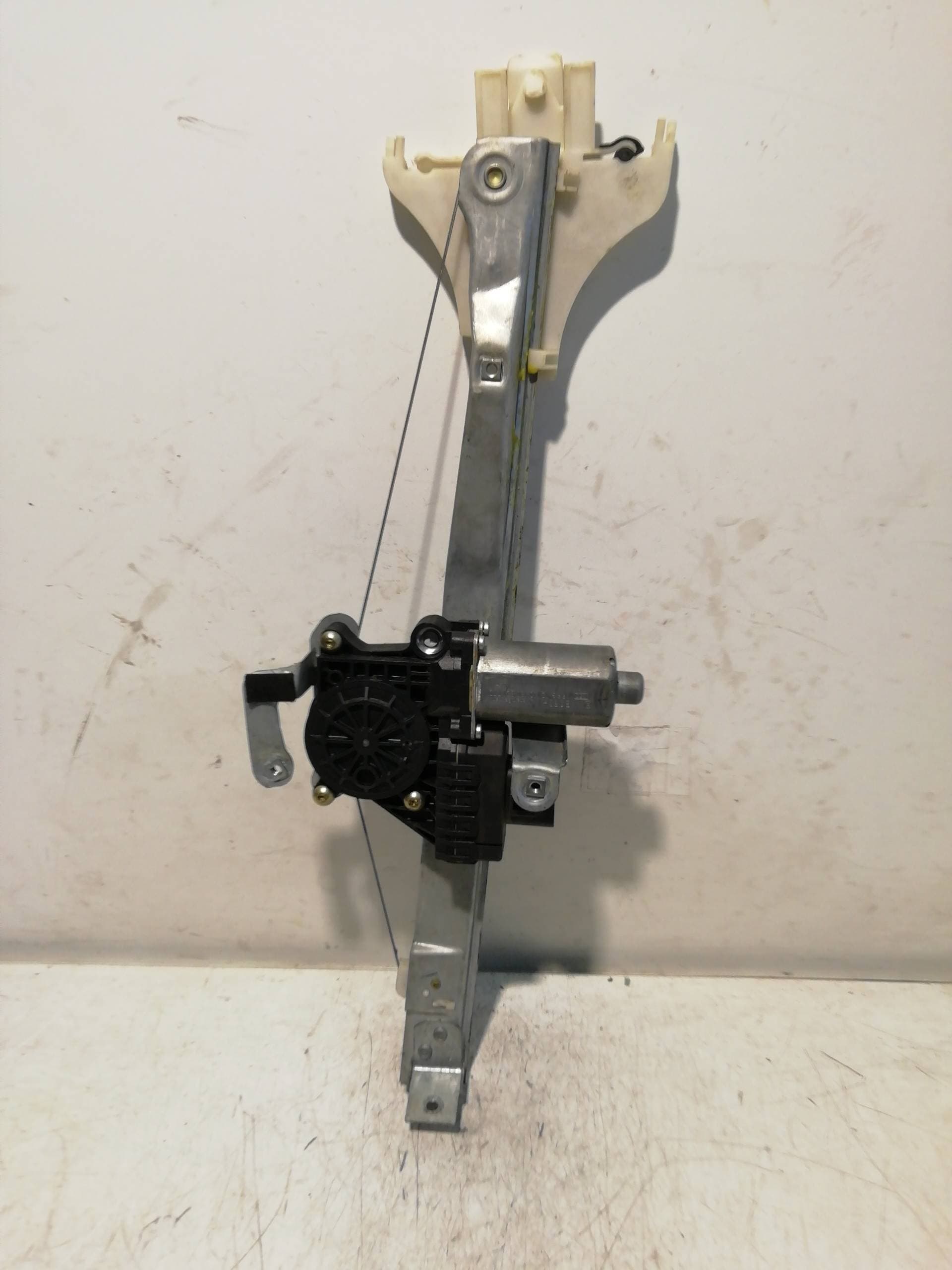 Elevalunas trasero izquierdo FORD MONDEO BERLINA (GD)
