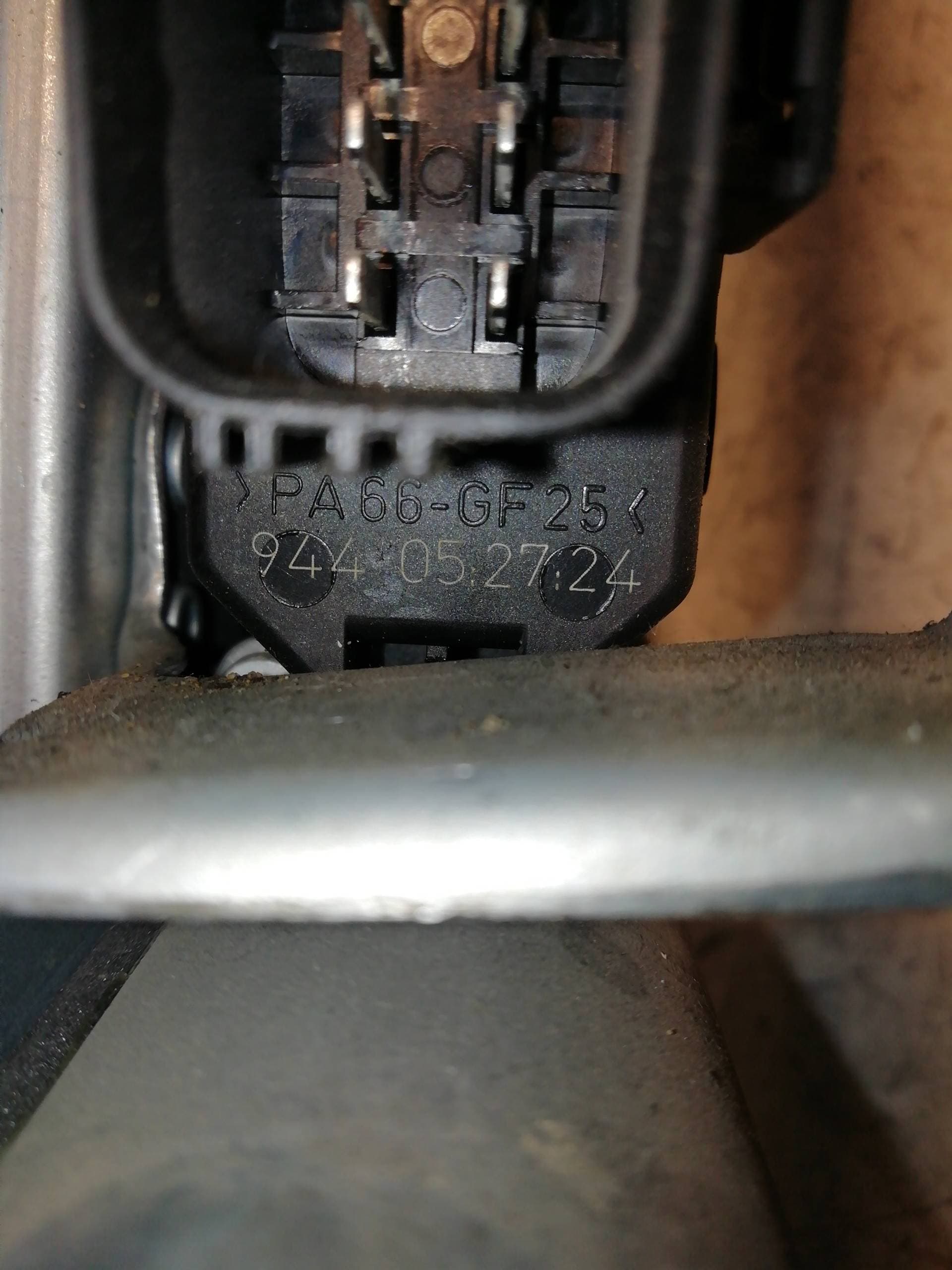 Elevalunas trasero izquierdo FORD MONDEO BERLINA (GD) 3