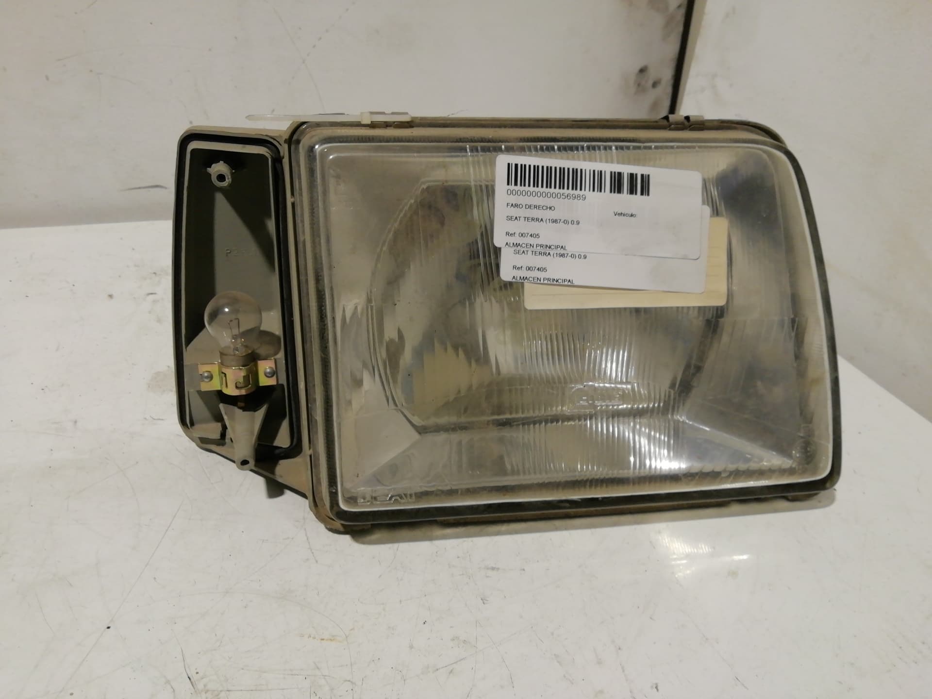 Faro derecho SEAT TERRA