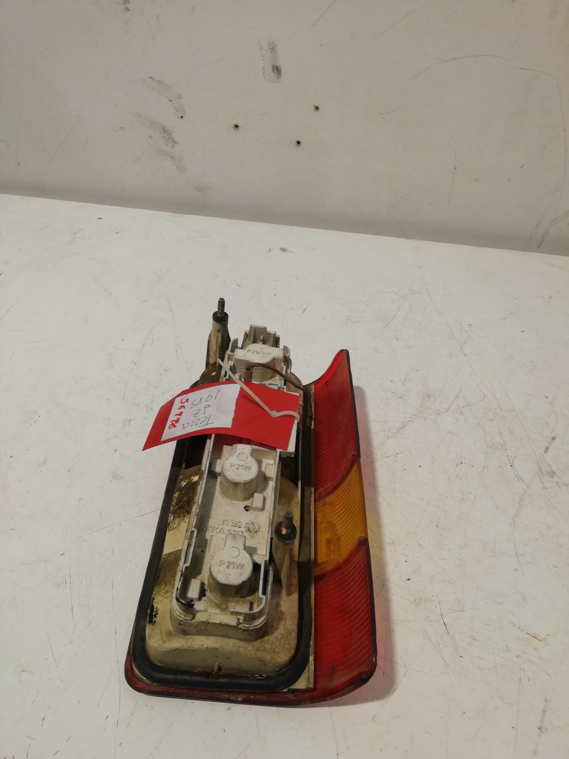 Piloto trasero izquierdo SEAT TERRA 2