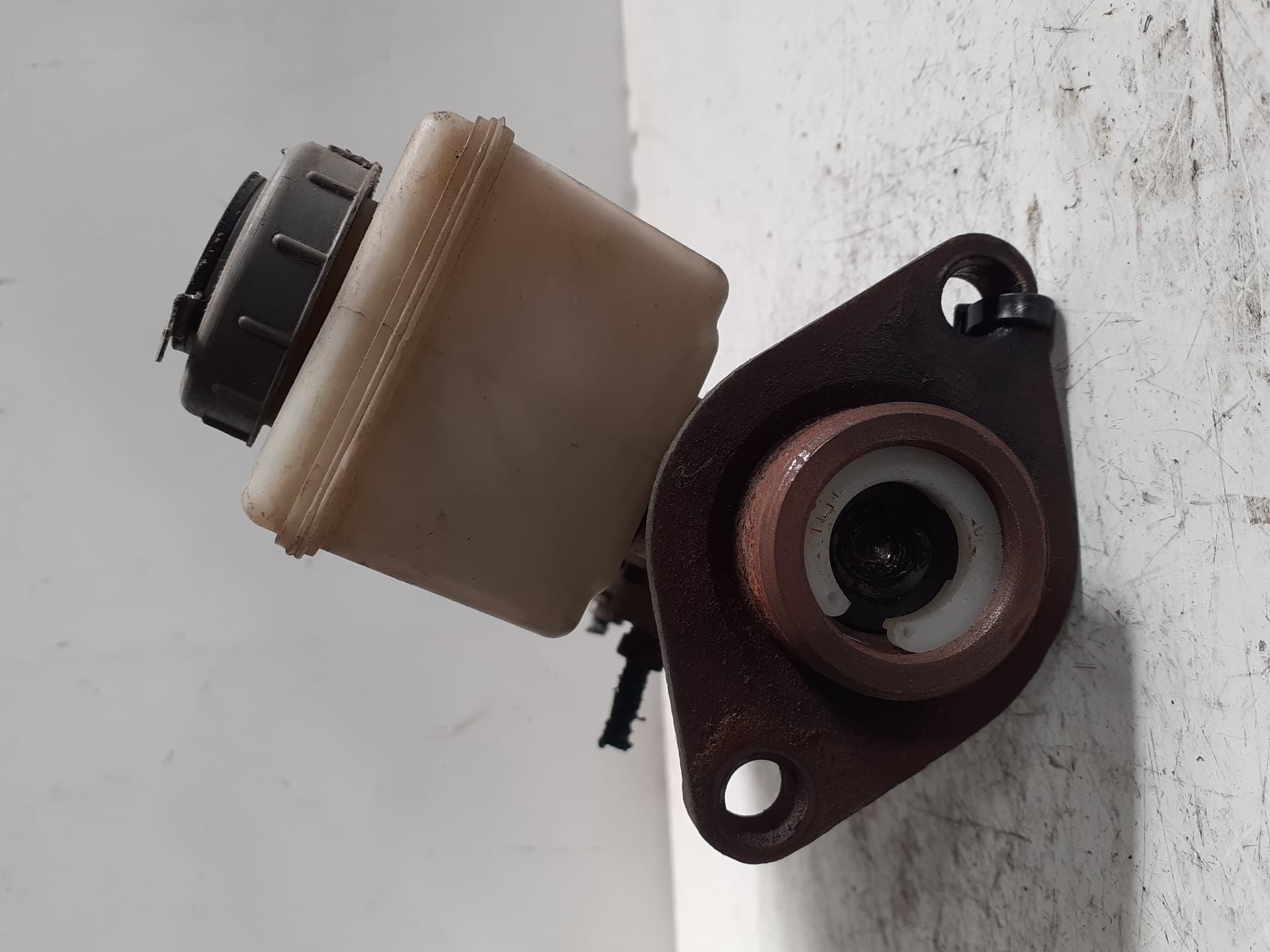Bomba freno LAND ROVER DEFENDER (LD) 2