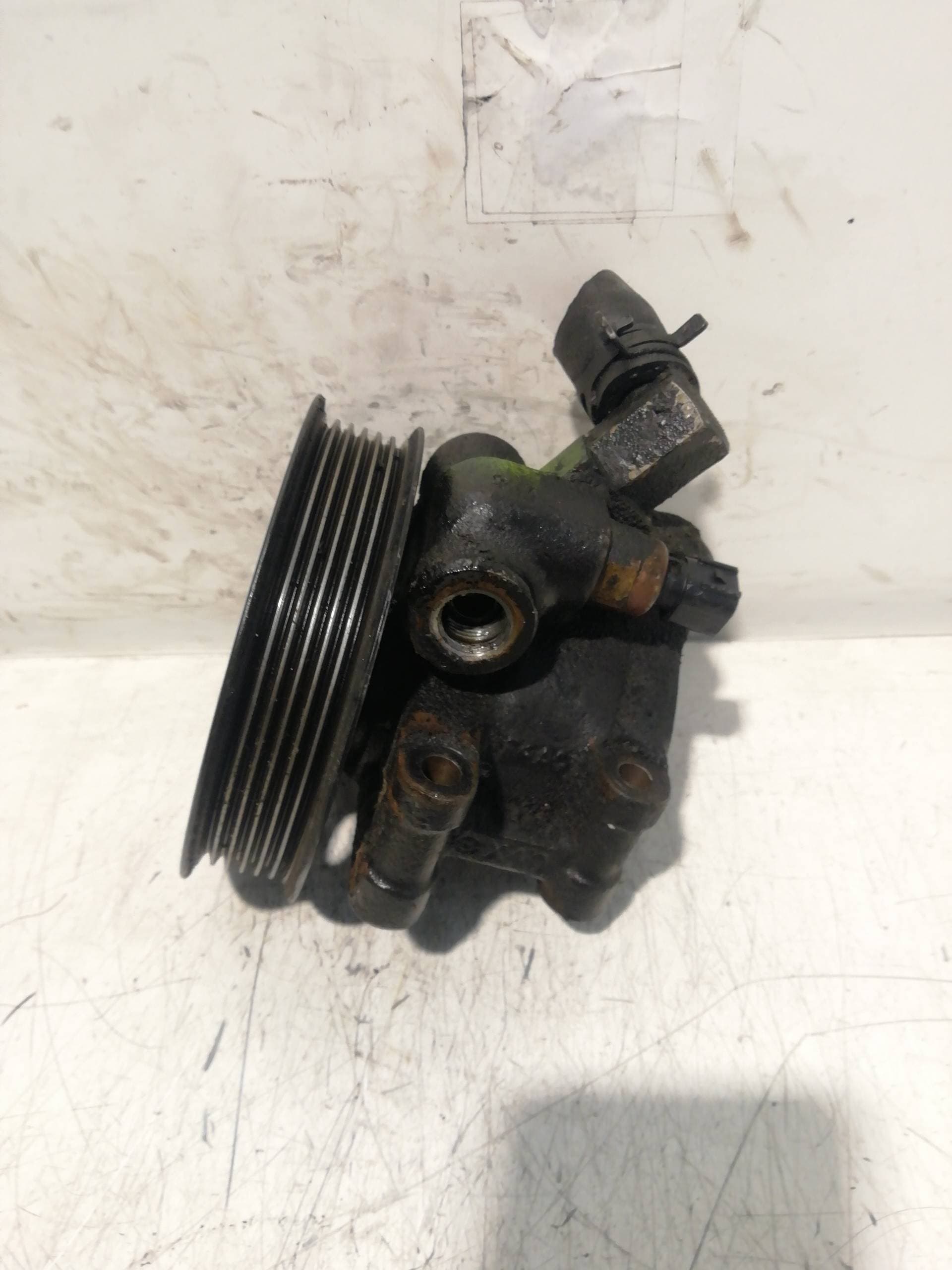 Bomba direccion FORD FOCUS BERLINA (CAK)