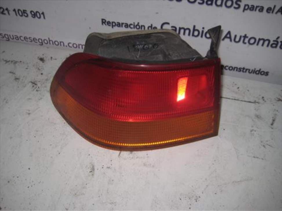 Piloto trasero izquierdo HONDA CIVIC BERLINA (EG/EH)