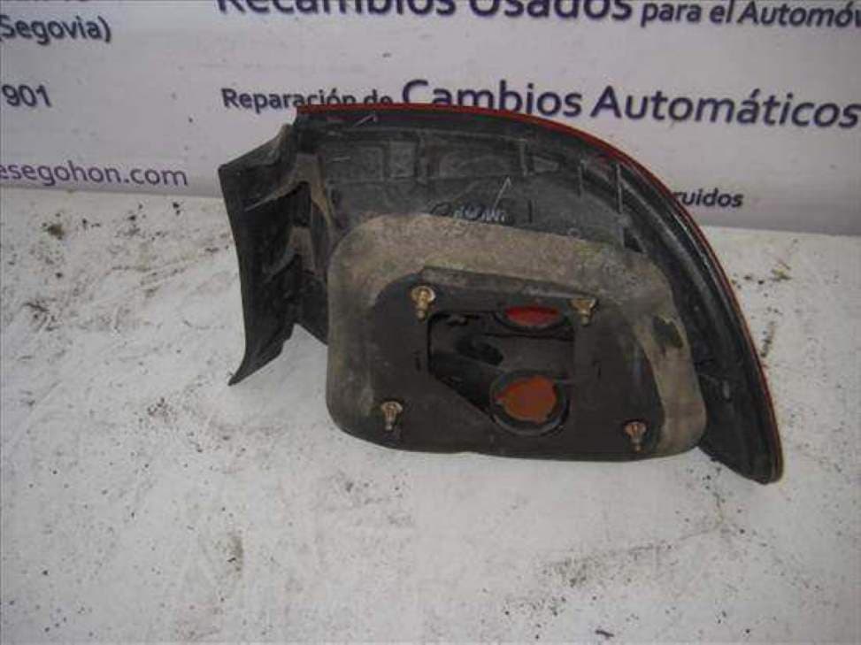 Piloto trasero izquierdo HONDA CIVIC BERLINA (EG/EH) 2