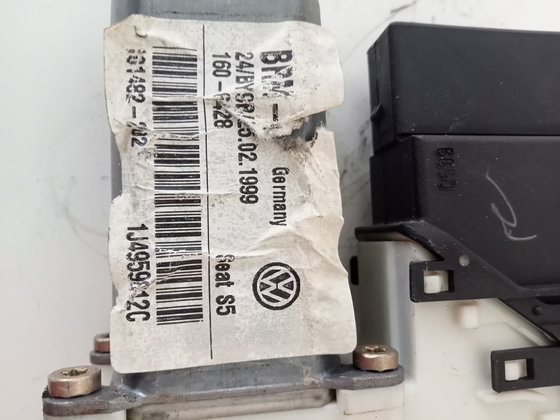 Motor elevalunas trasero derecho SEAT TOLEDO (1M2)