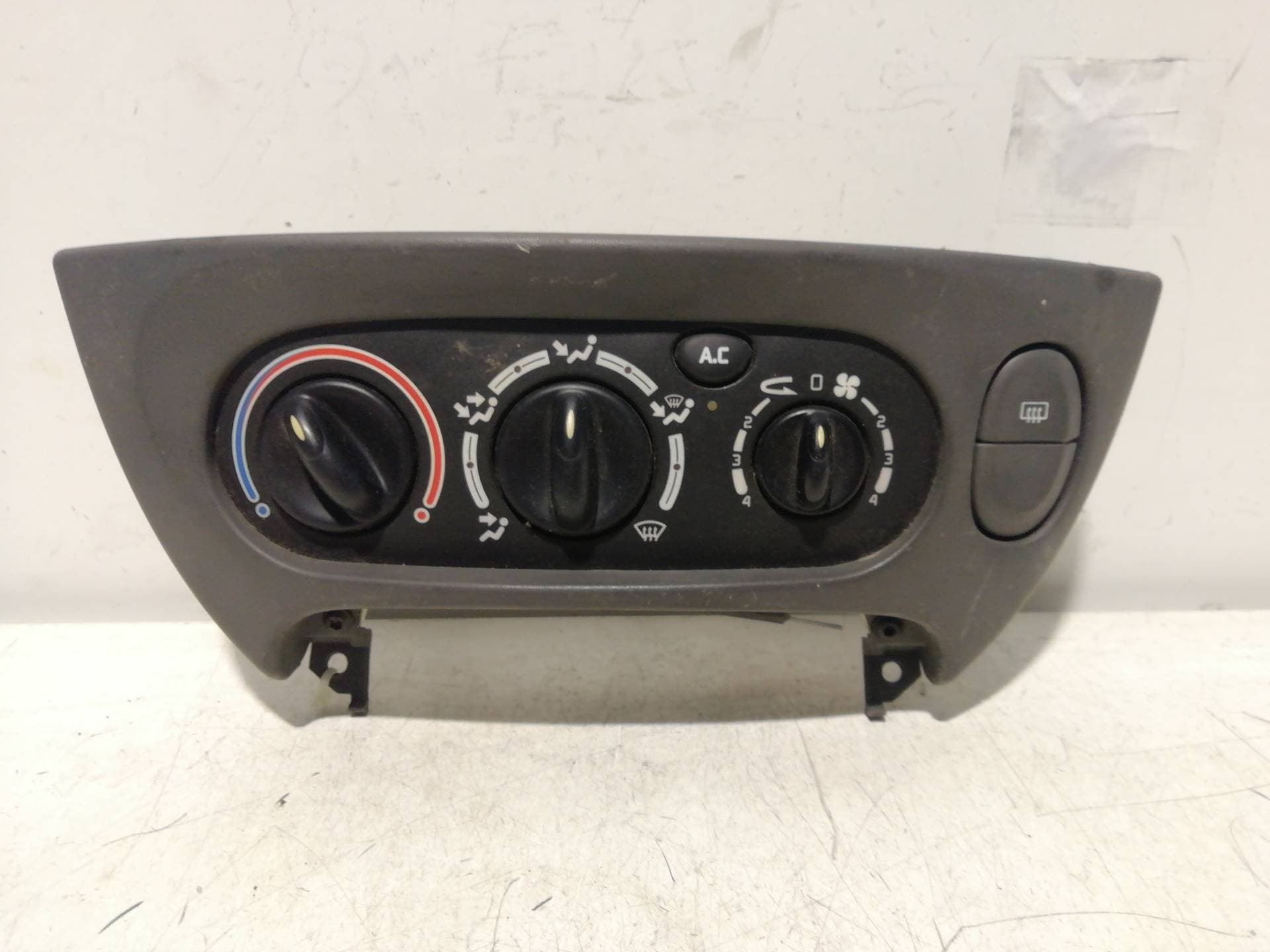 Recambio RENAULT MEGANE I CLASSIC (LA0) ref. 663212P