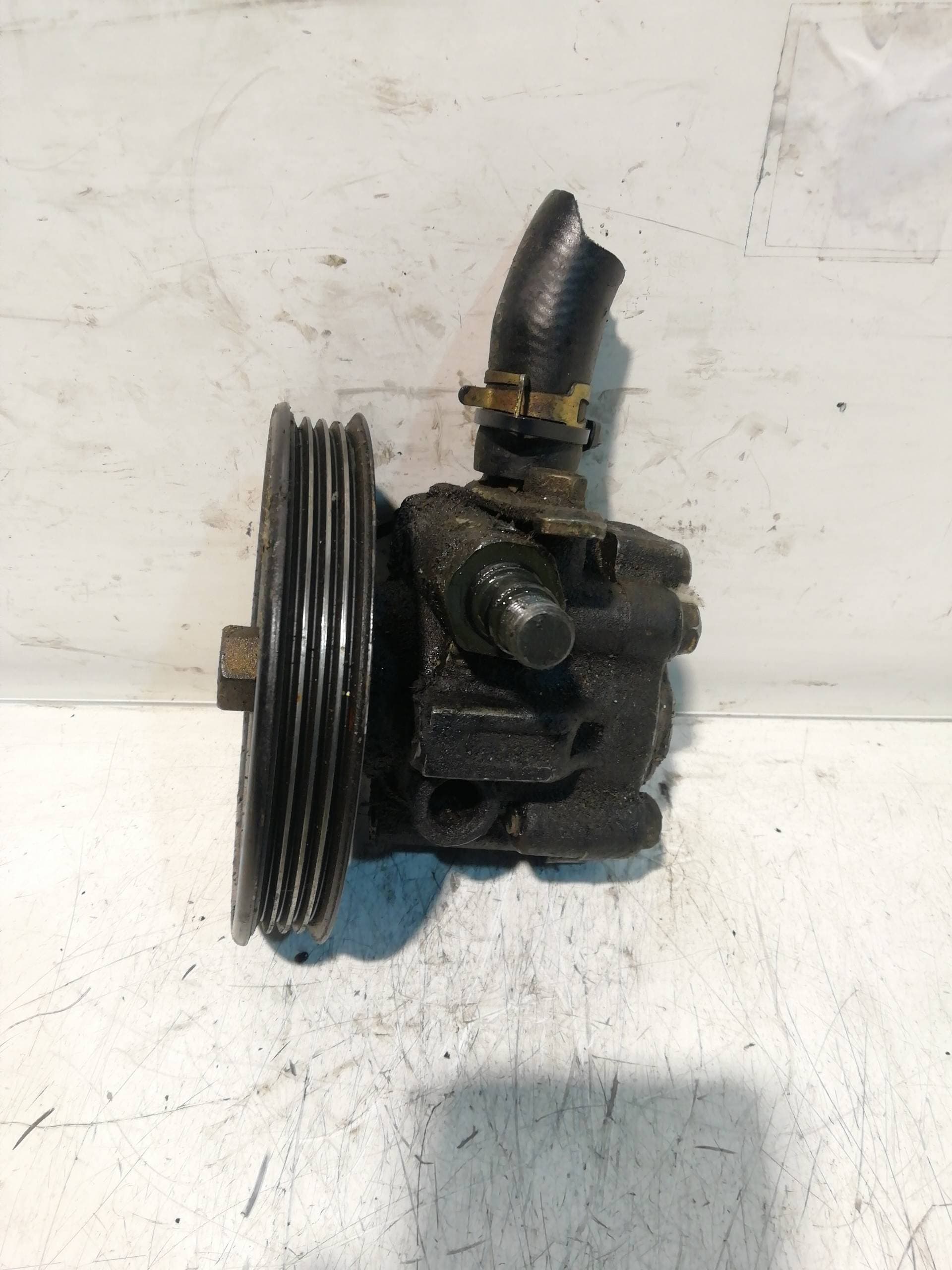 Bomba direccion MITSUBISHI L 200 (K60T)