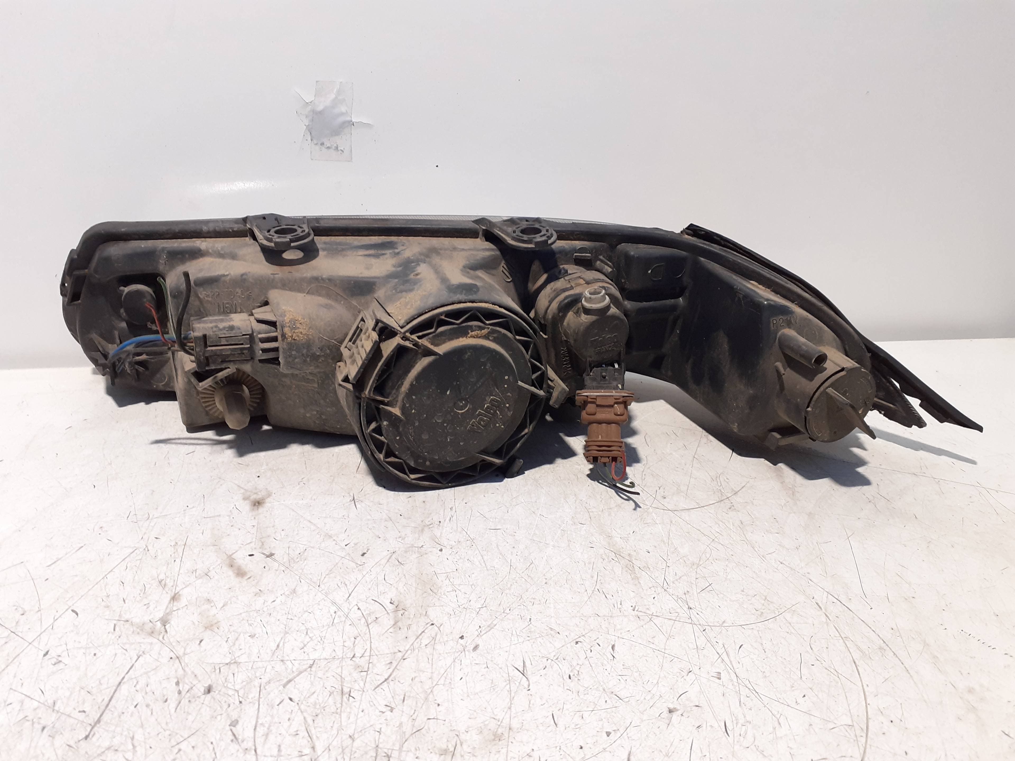 Faro derecho MG SERIE 200 (RF) 2