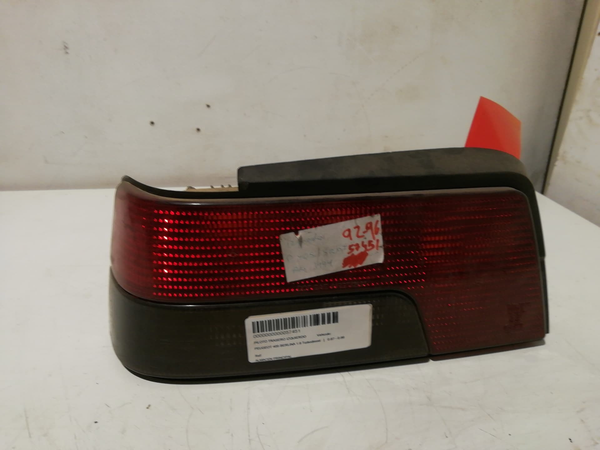 Piloto trasero izquierdo PEUGEOT 405 BERLINA