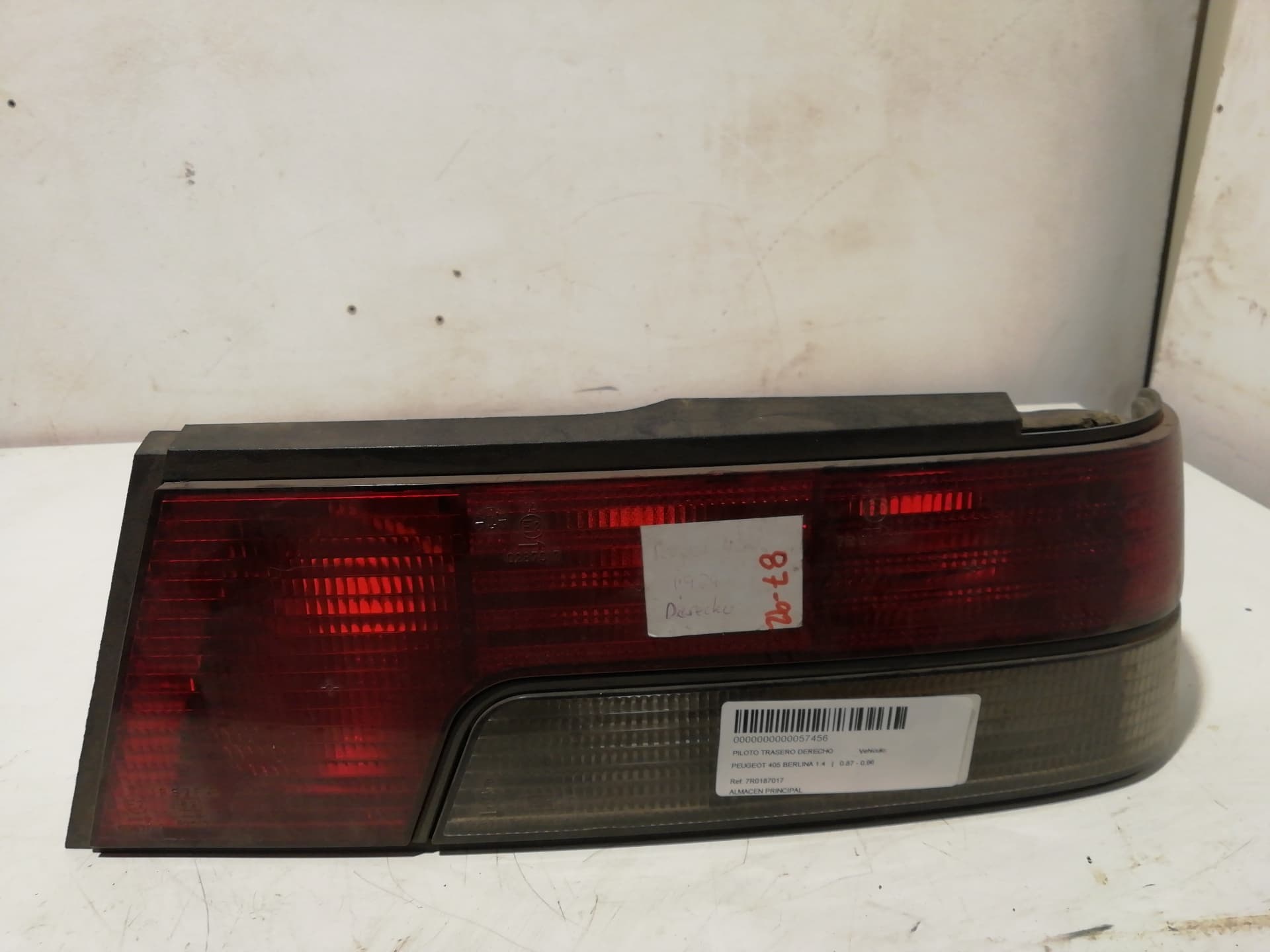Piloto trasero derecho PEUGEOT 405 BERLINA