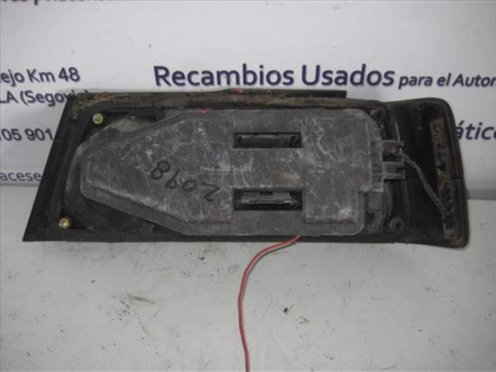 Piloto trasero izquierdo PEUGEOT 405 BERLINA 2