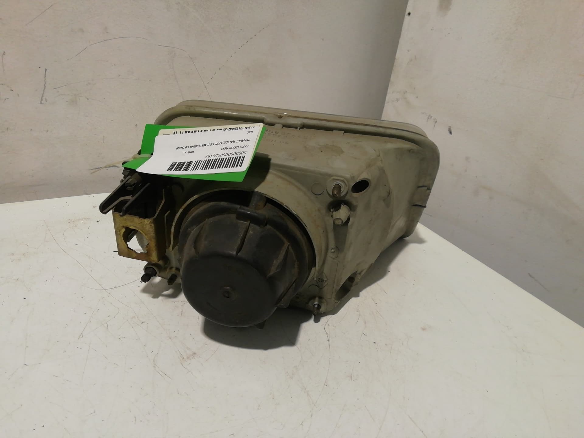Faro izquierdo RENAULT RAPID/EXPRESS (F40) 2