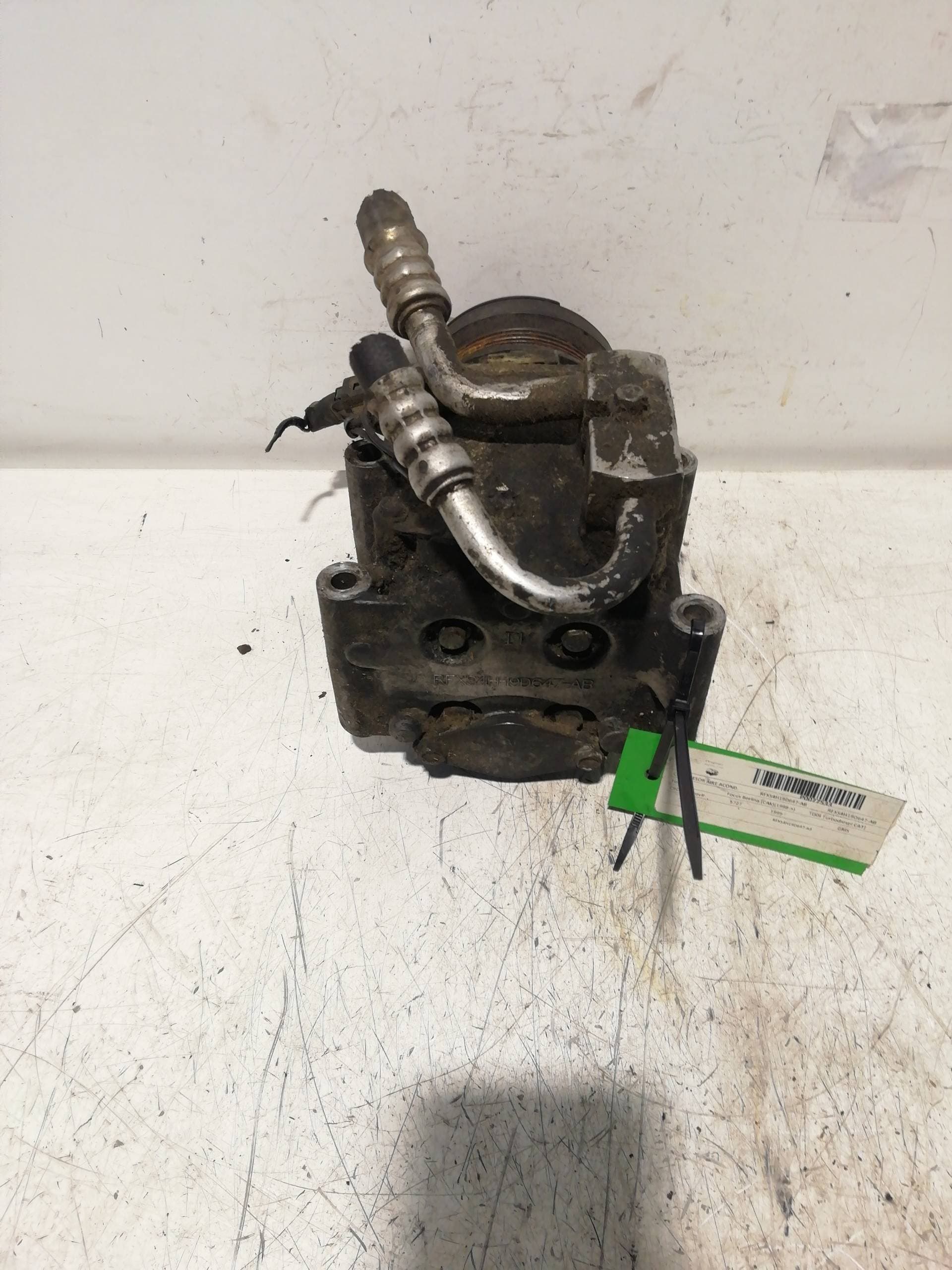 Recambio FORD FOCUS BERLINA (CAK) ref. RFXS4H19D647AB 3