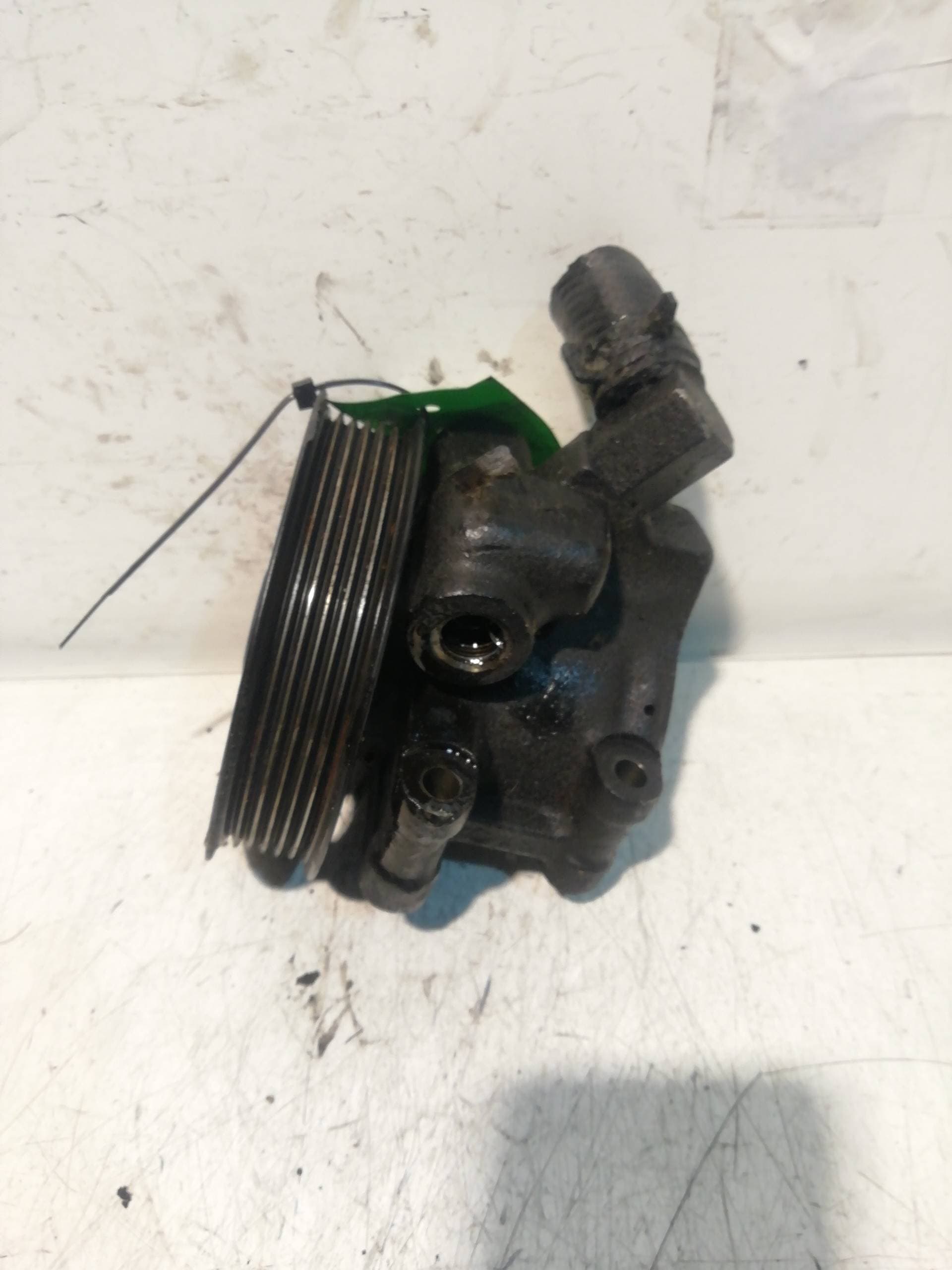 Bomba direccion FORD FOCUS BERLINA (CAK)