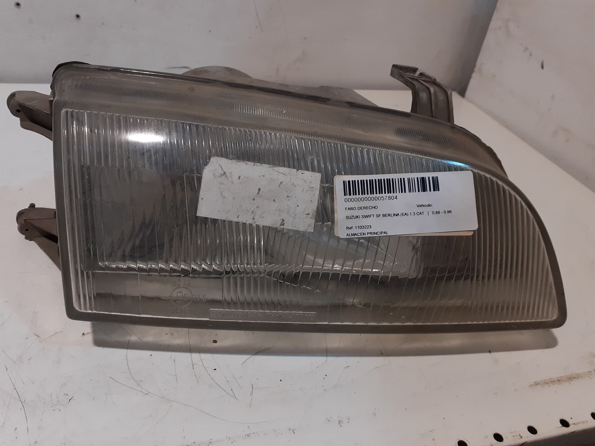 Faro derecho SUZUKI SWIFT SF BERLINA (MA)