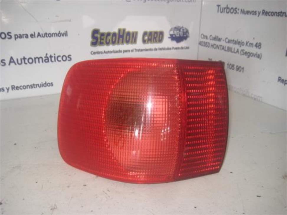 Piloto trasero izquierdo AUDI 80 AVANT