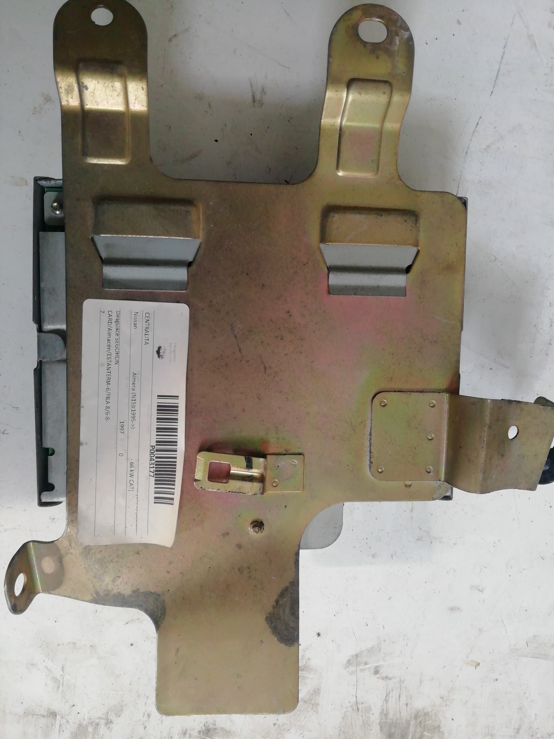 Centralita motor uce NISSAN ALMERA (N15) 3