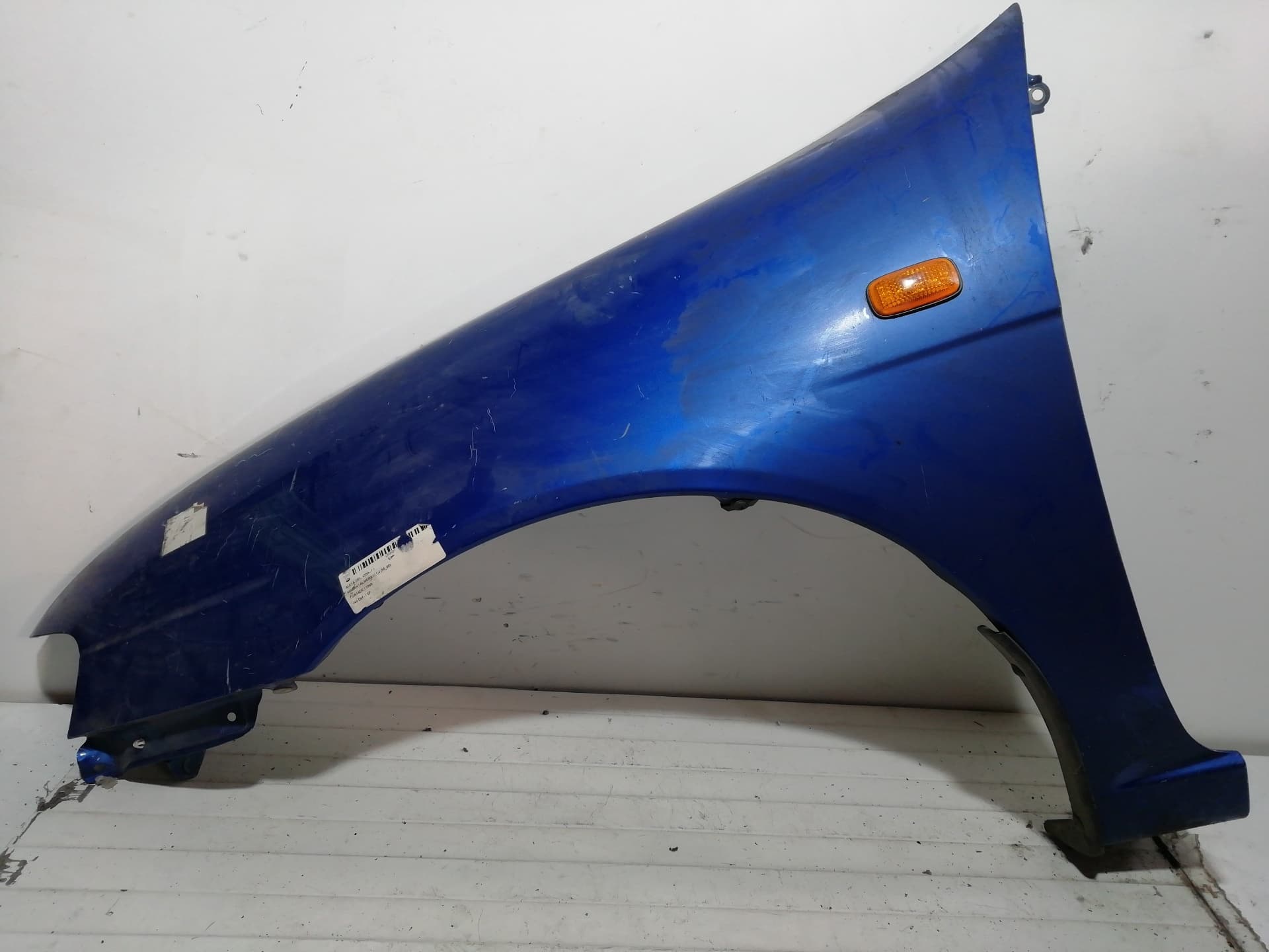 Aleta delantera izquierda NISSAN ALMERA (N15)