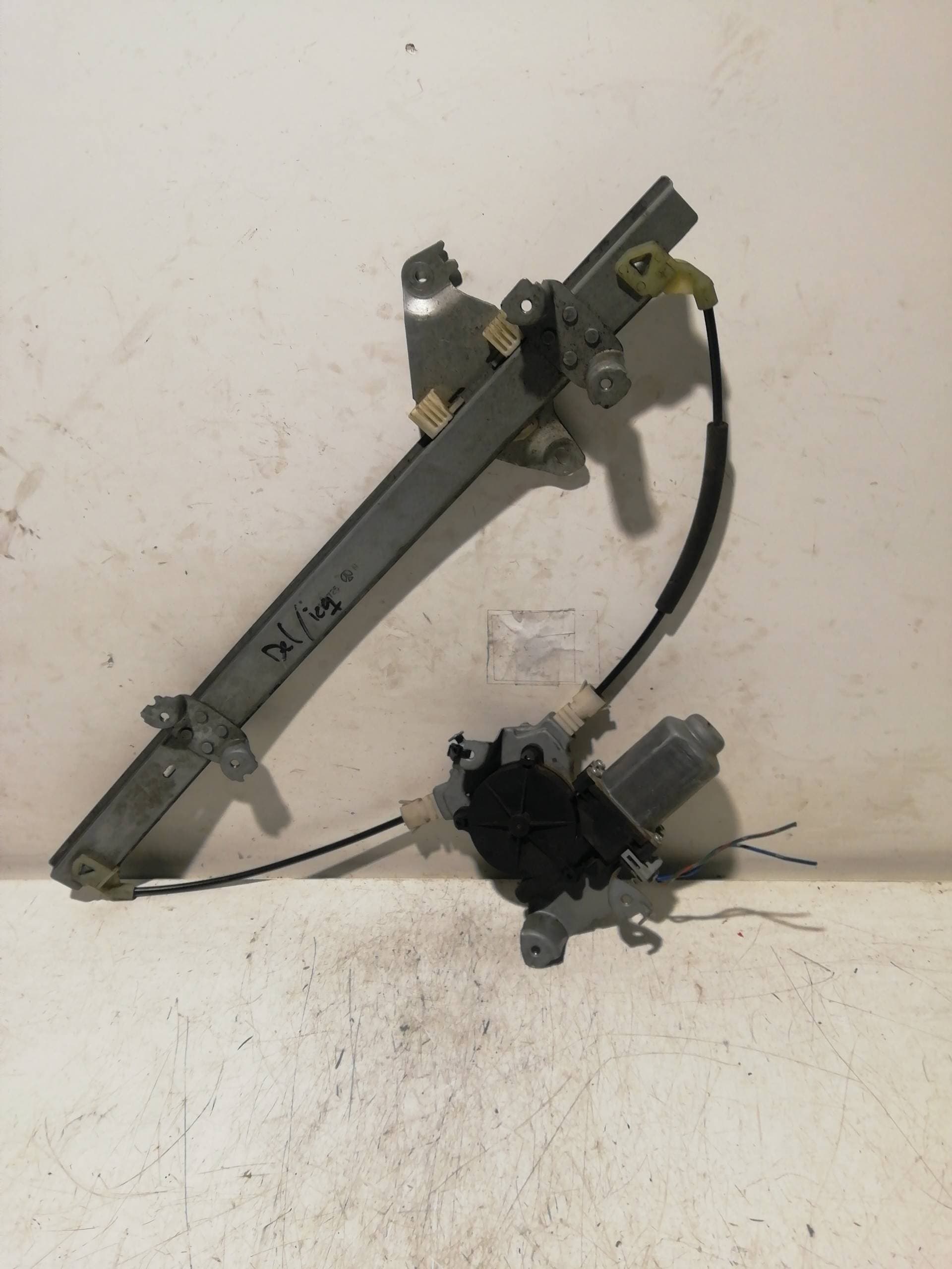 Elevalunas delantero izquierdo NISSAN ALMERA (N15)
