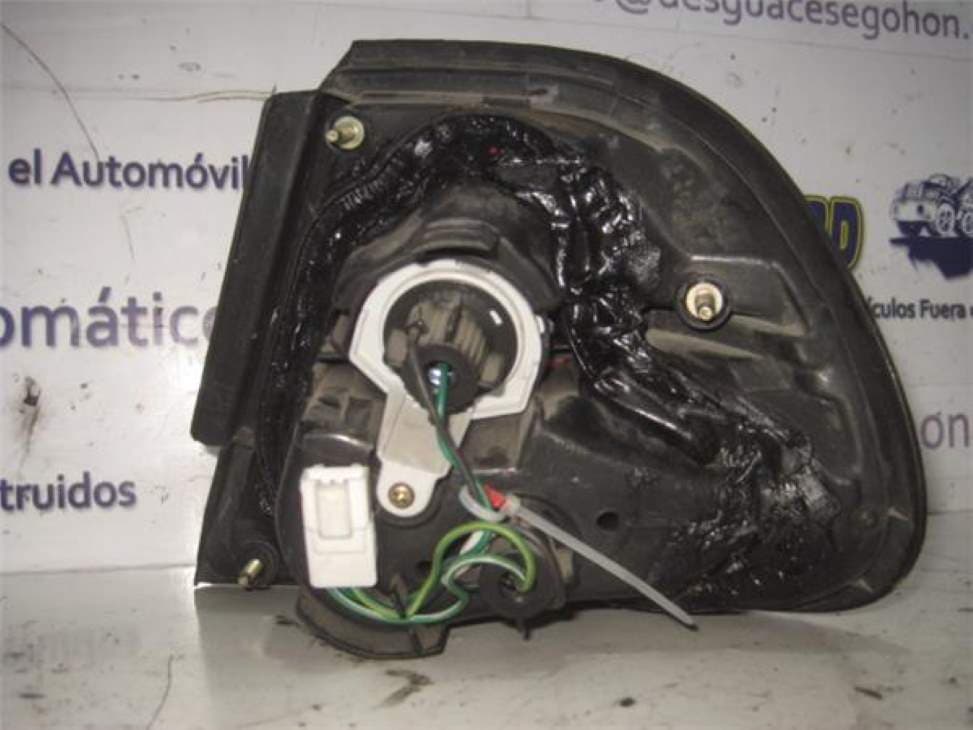 Piloto trasero izquierdo NISSAN ALMERA (N15) 2