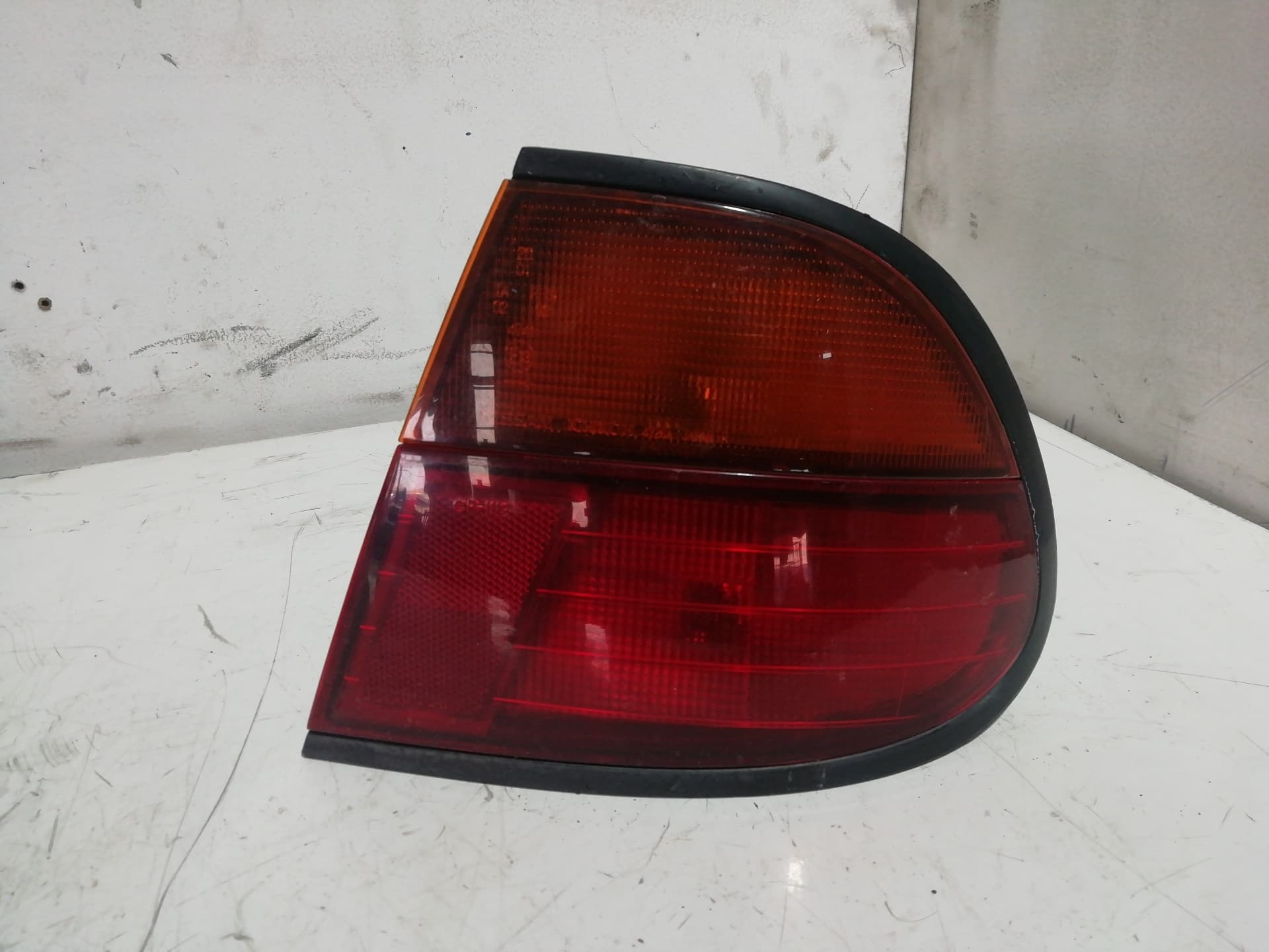 Piloto trasero derecho NISSAN ALMERA (N15)