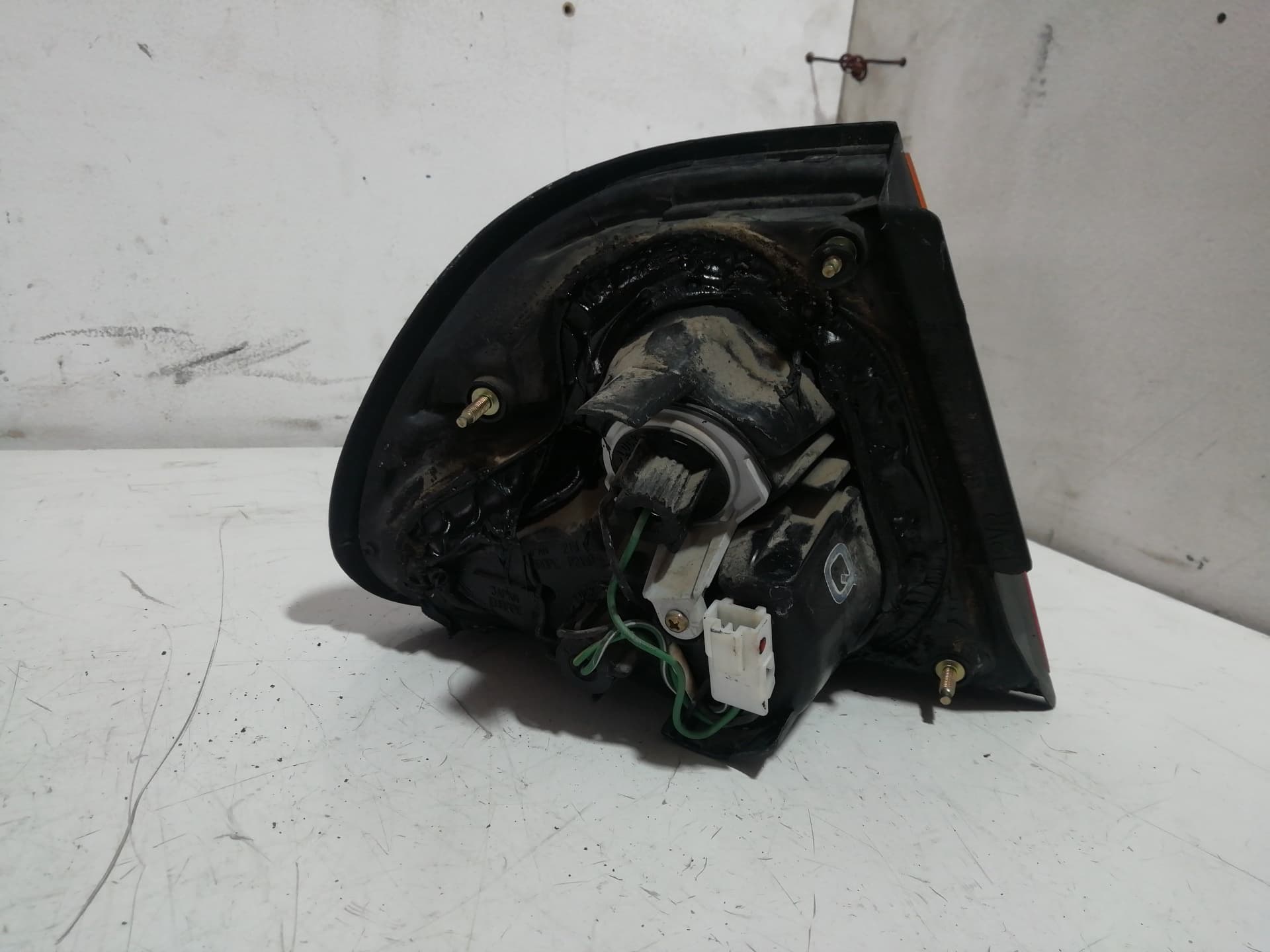 Piloto trasero derecho NISSAN ALMERA (N15) 2