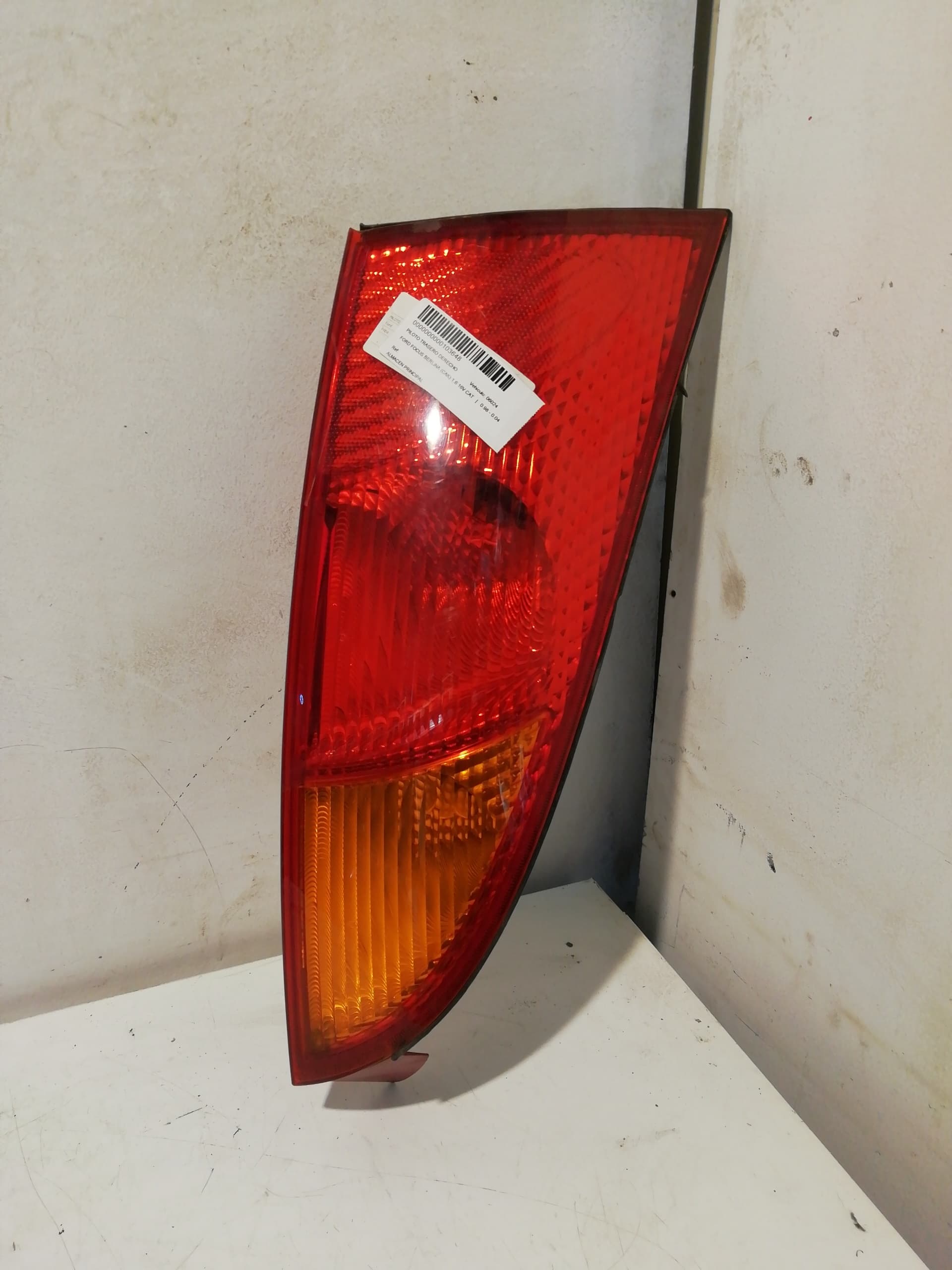Piloto trasero derecho FORD FOCUS BERLINA (CAK)